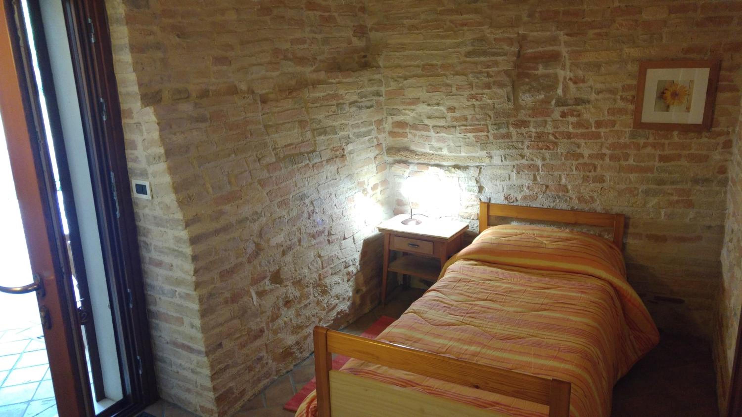 Quadruple Room with Private Bathroom - Photo 7
