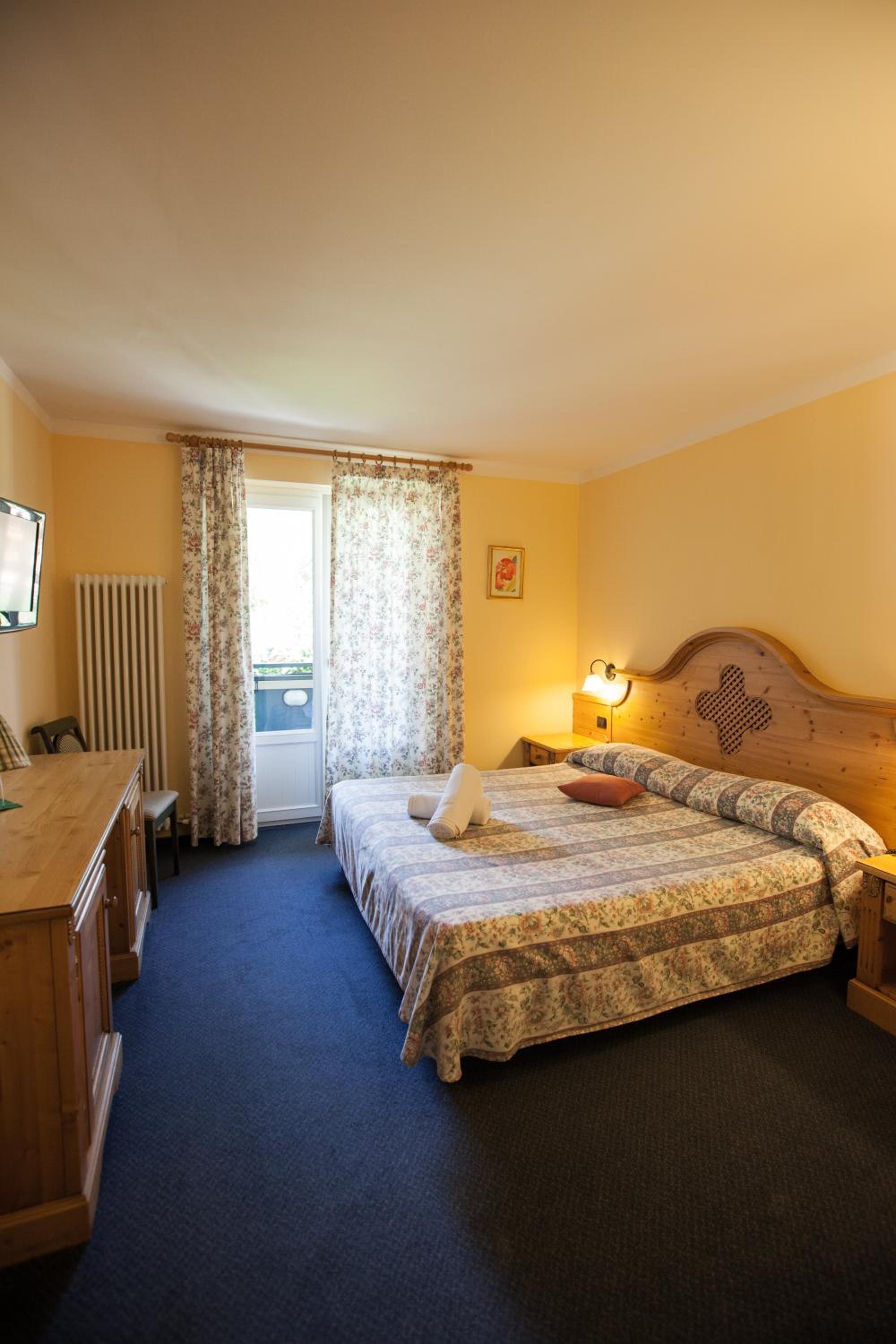 Triple Room with Lake View photo 1