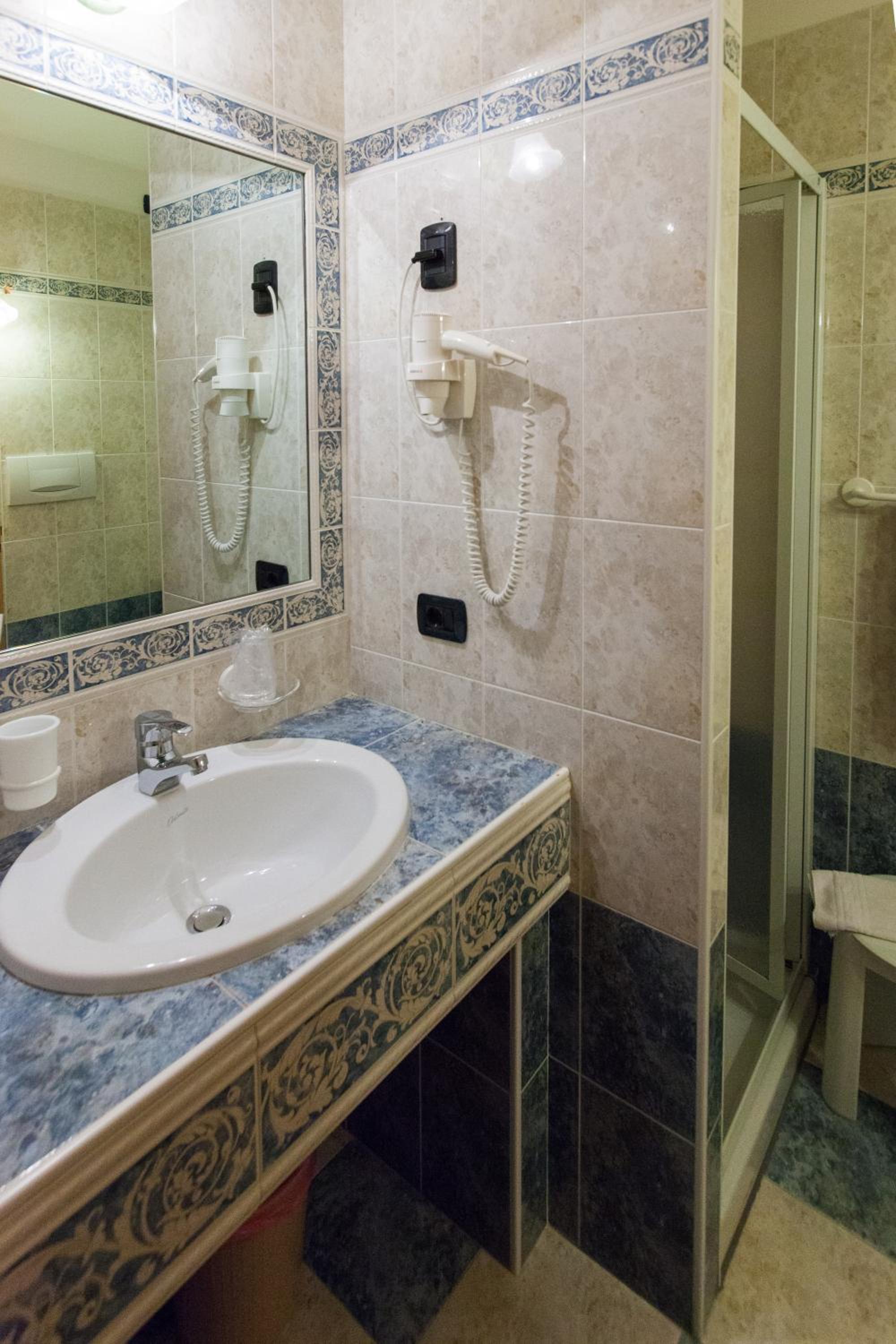 Triple Room with Lake View photo 2