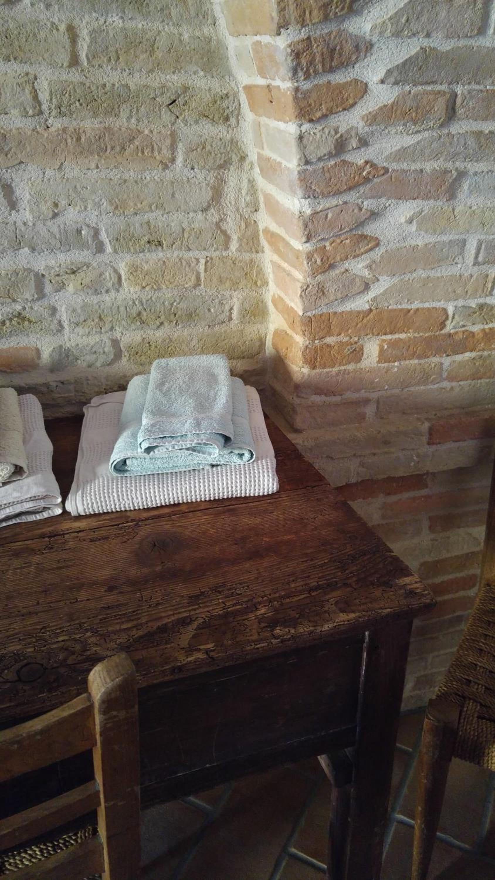 Quadruple Room with Private Bathroom - Photo 8
