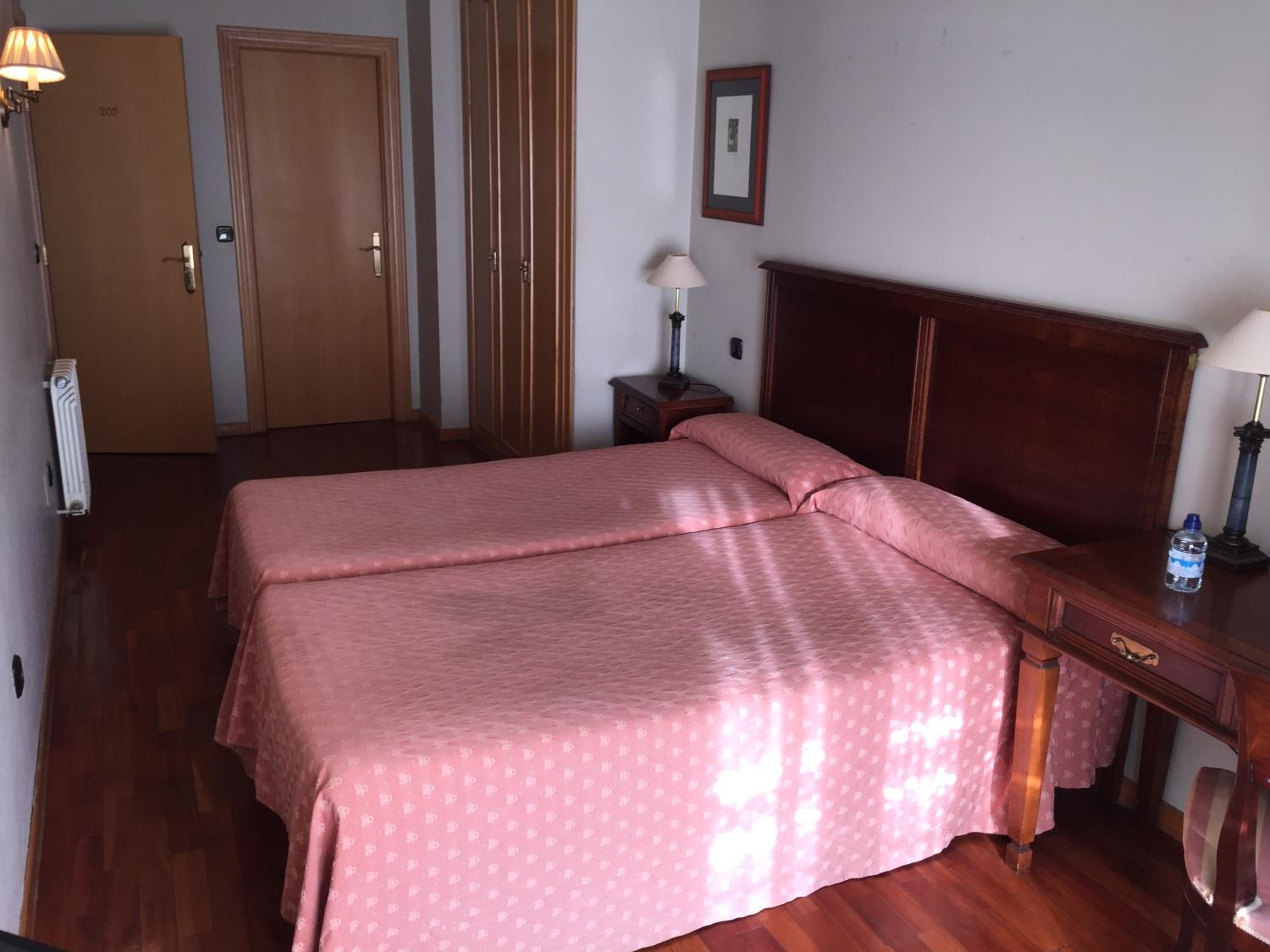 Habitación Doble con Baño Privado