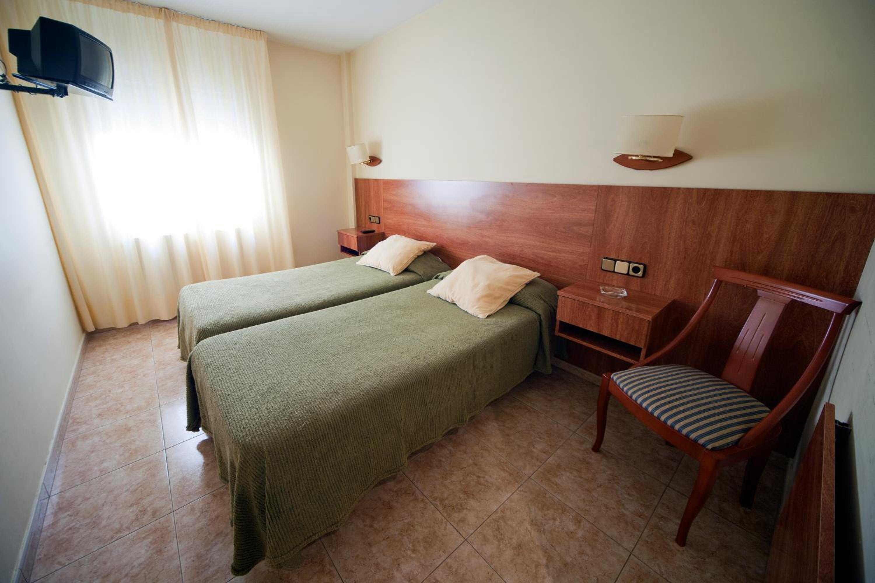 Double or Twin Room photo 3