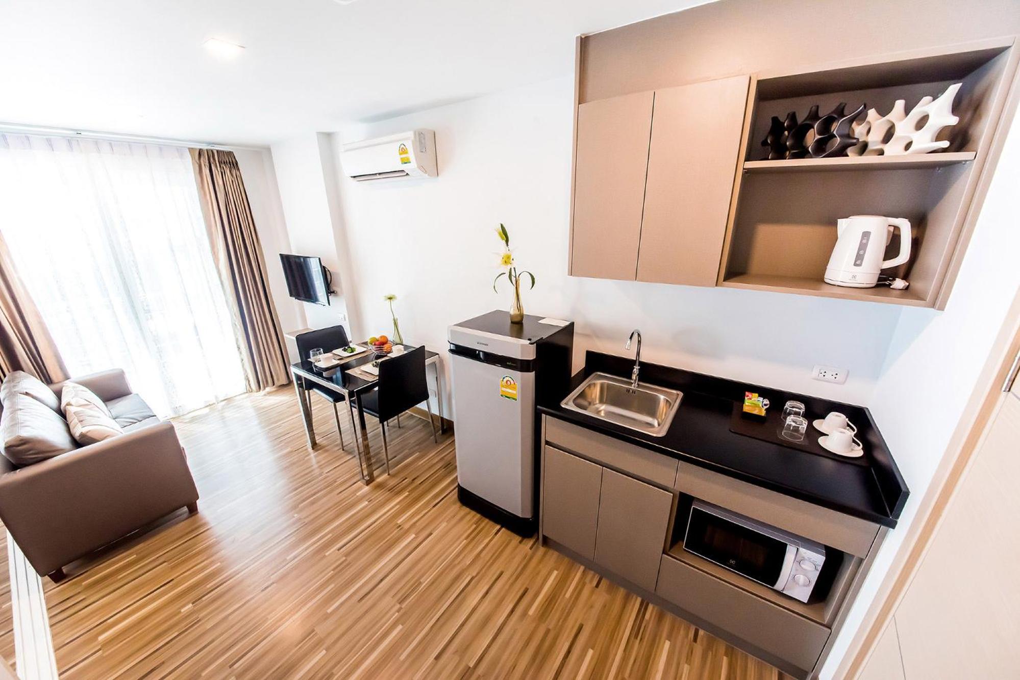 King Room with Pool View photo 3