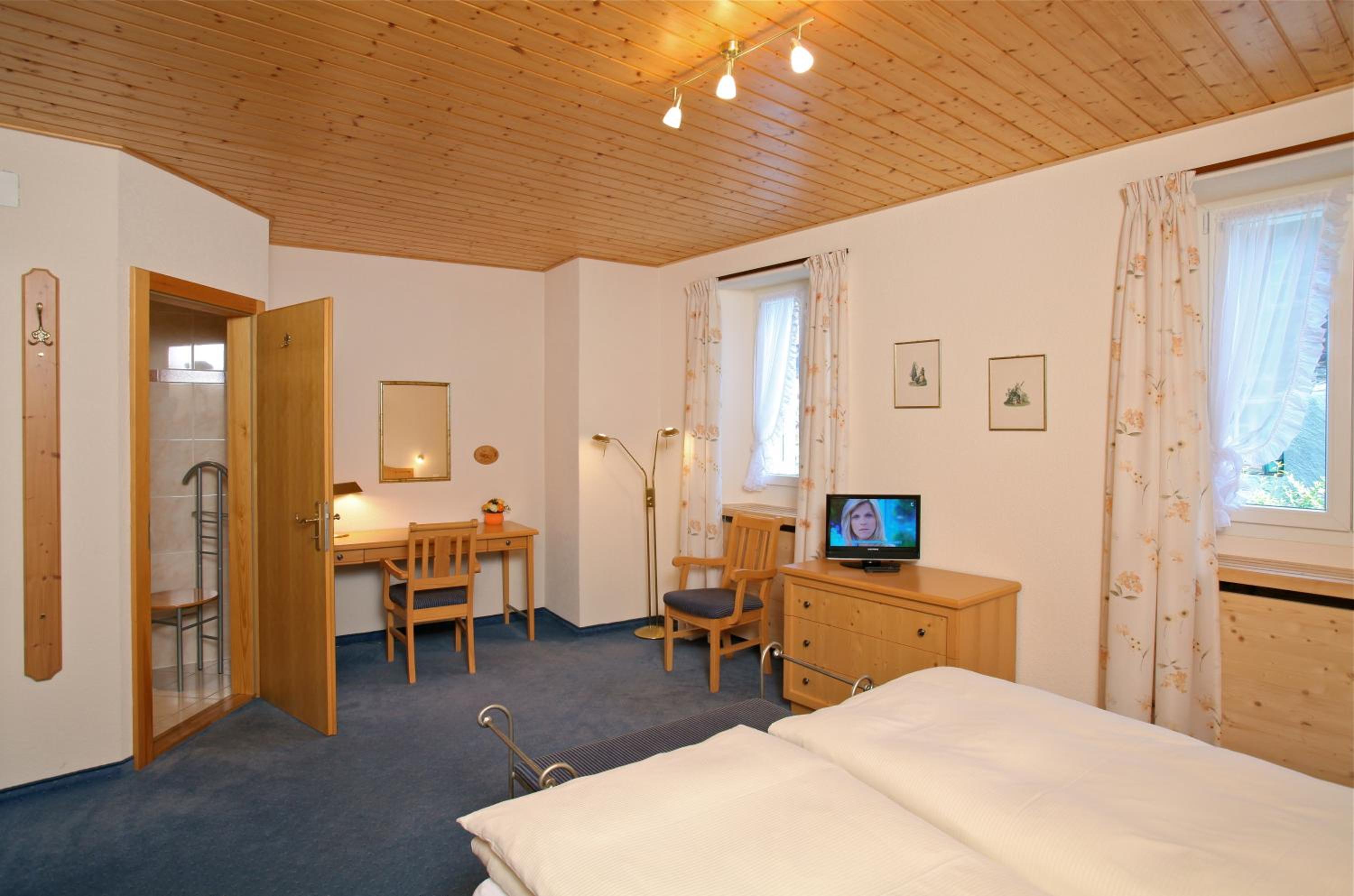 Double Room - Photo 9