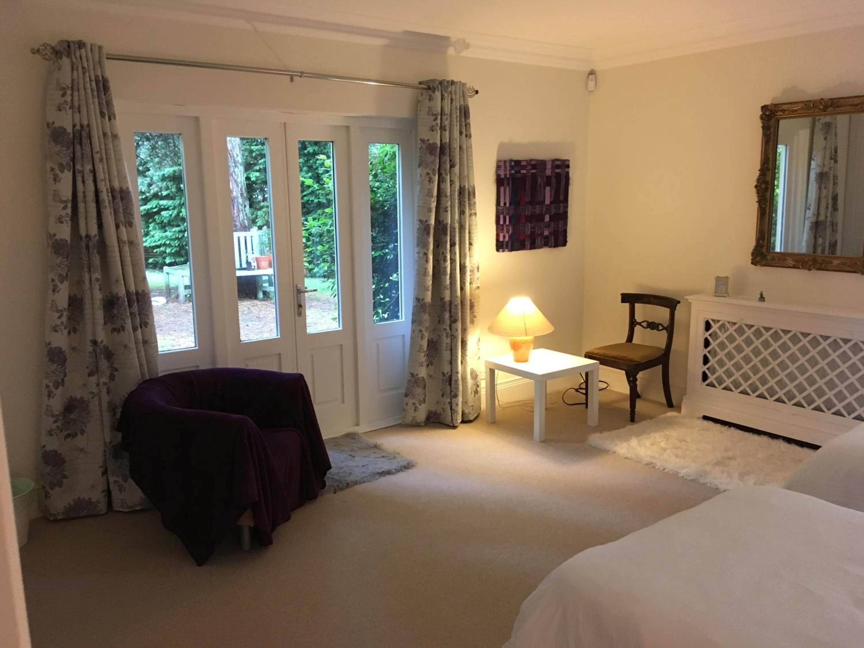 Twin Room with Private Bathroom - Photo 4