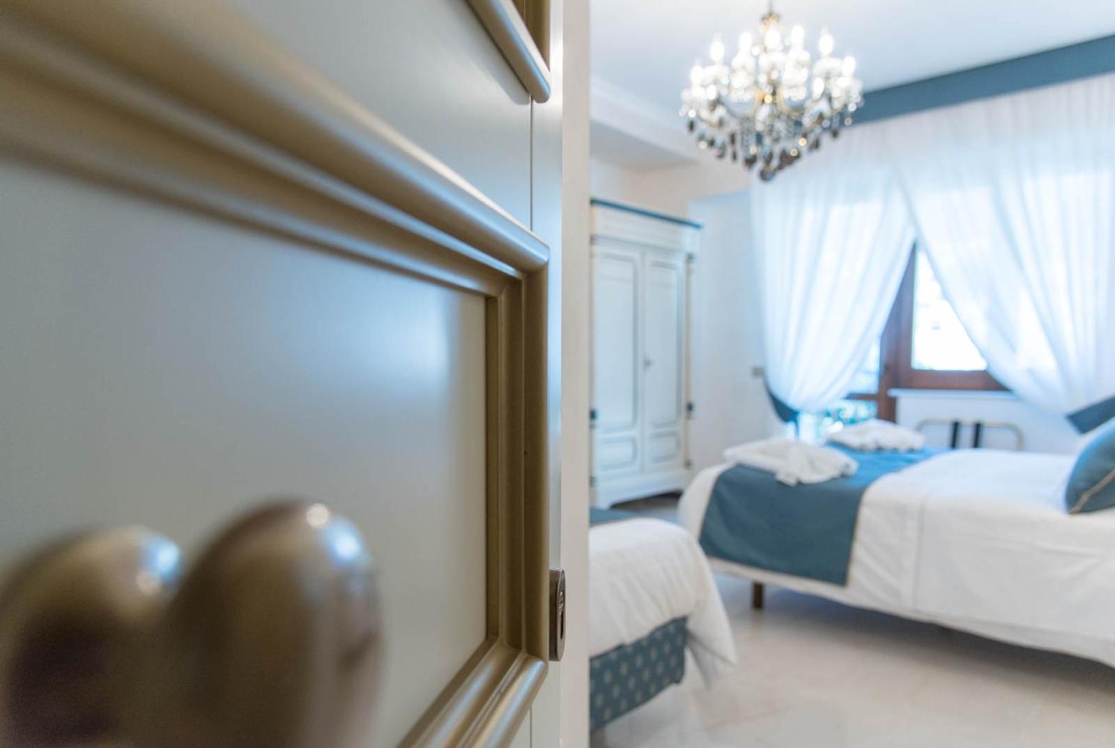 Triple Room with Balcony and Sea View photo 2