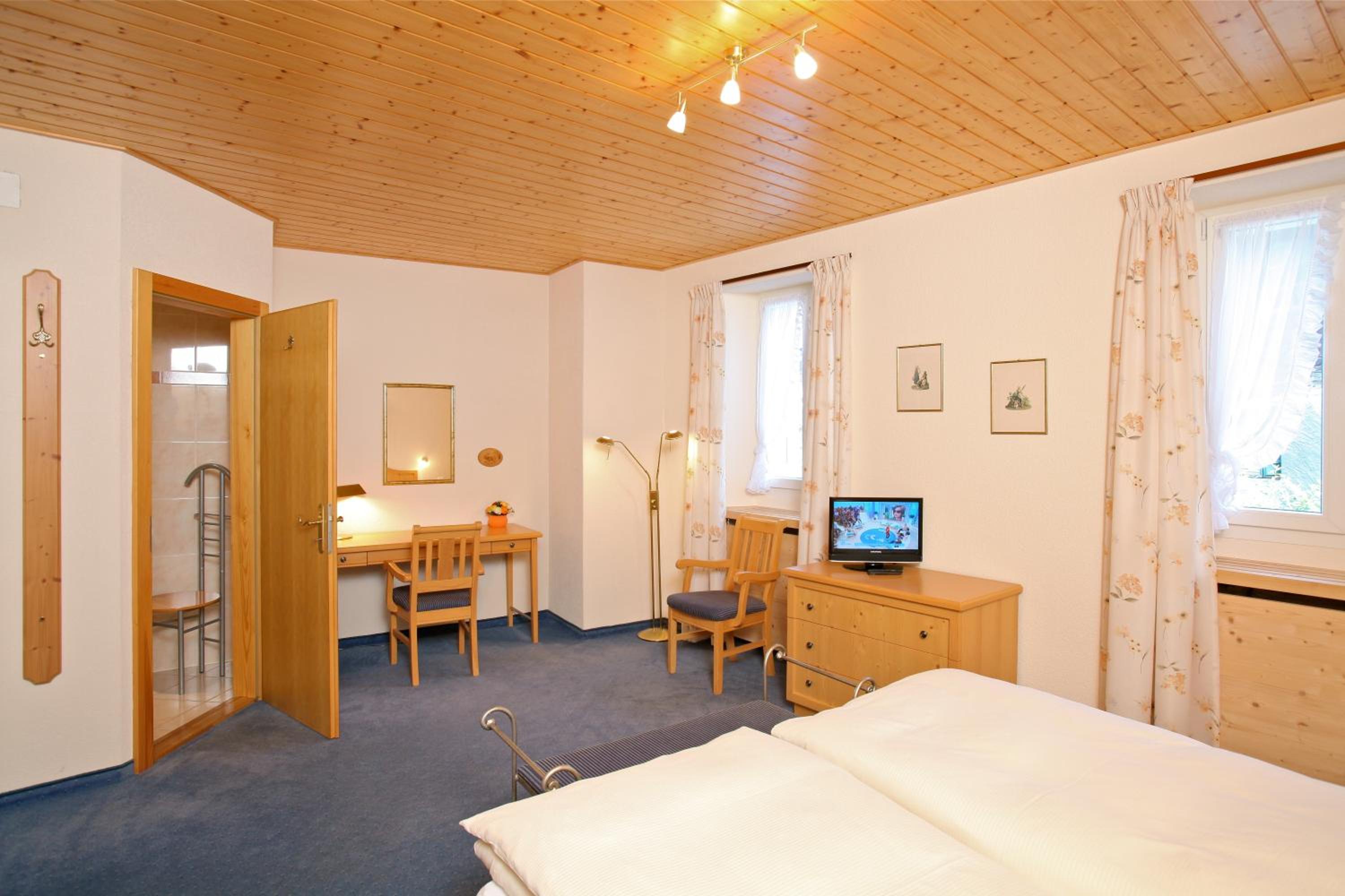 Double Room - Photo 5