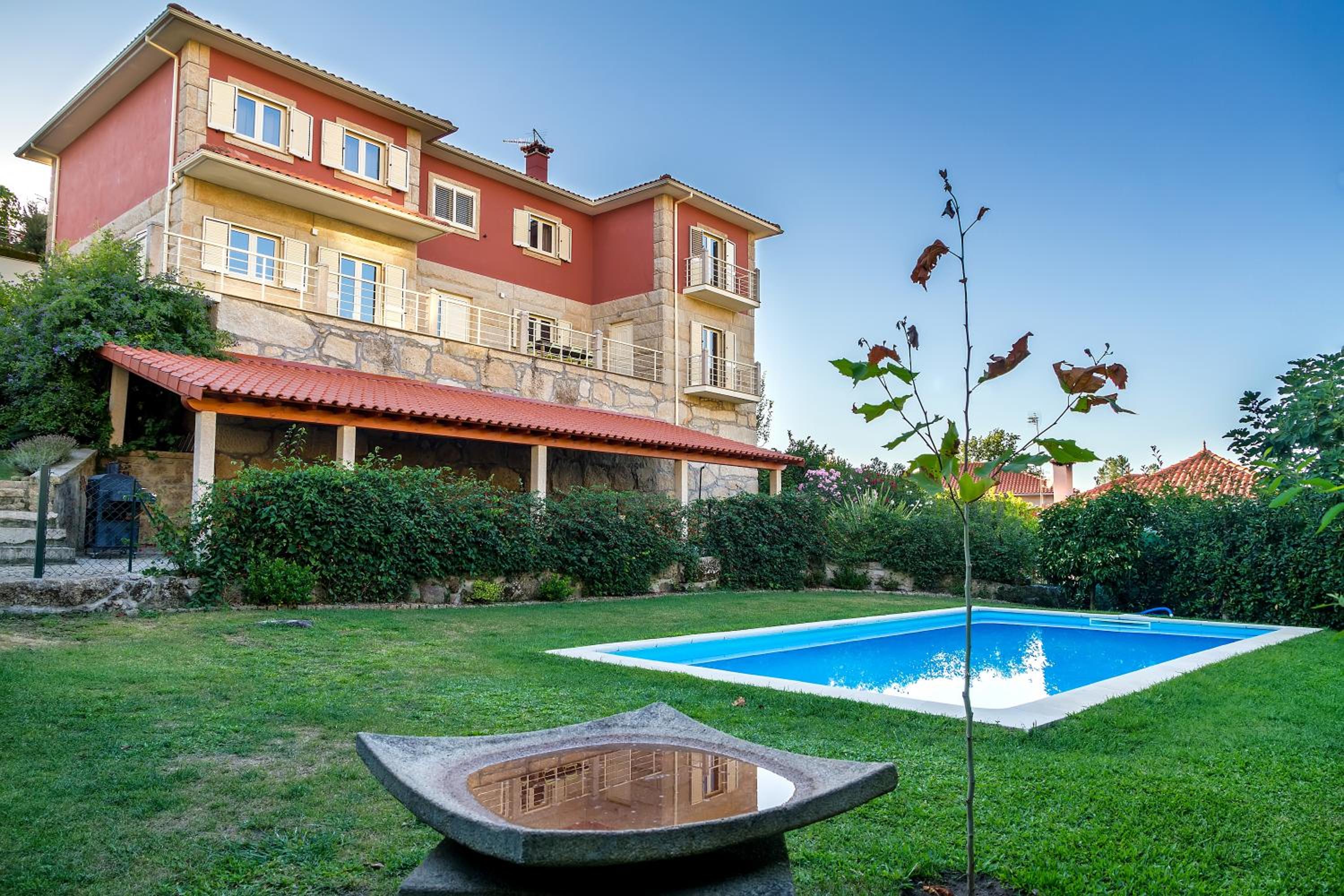 Villa with Private Pool - Photo 32
