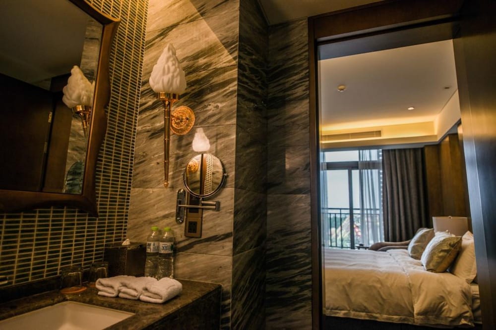 Deluxe Suite, Garden View