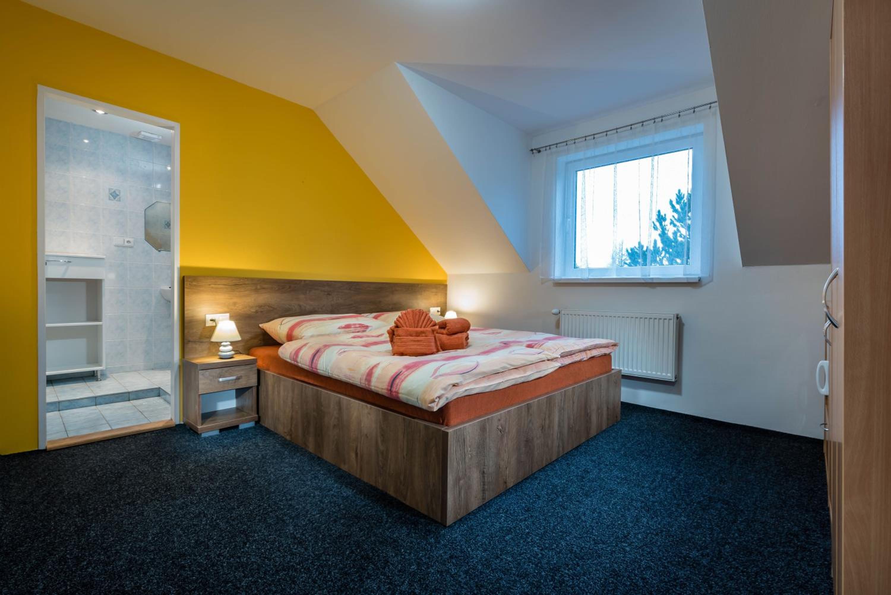 Standard Double Room - Photo 7