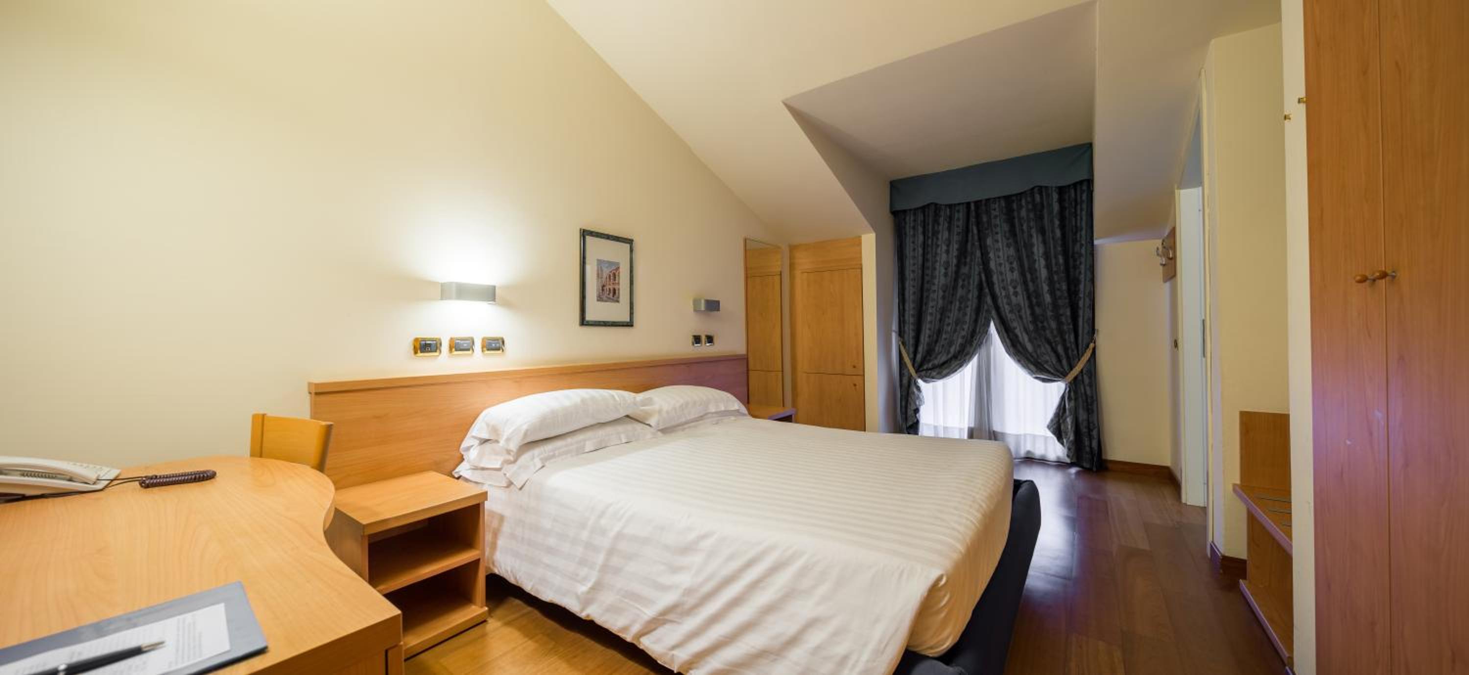 Double Room with Balcony - Photo 1