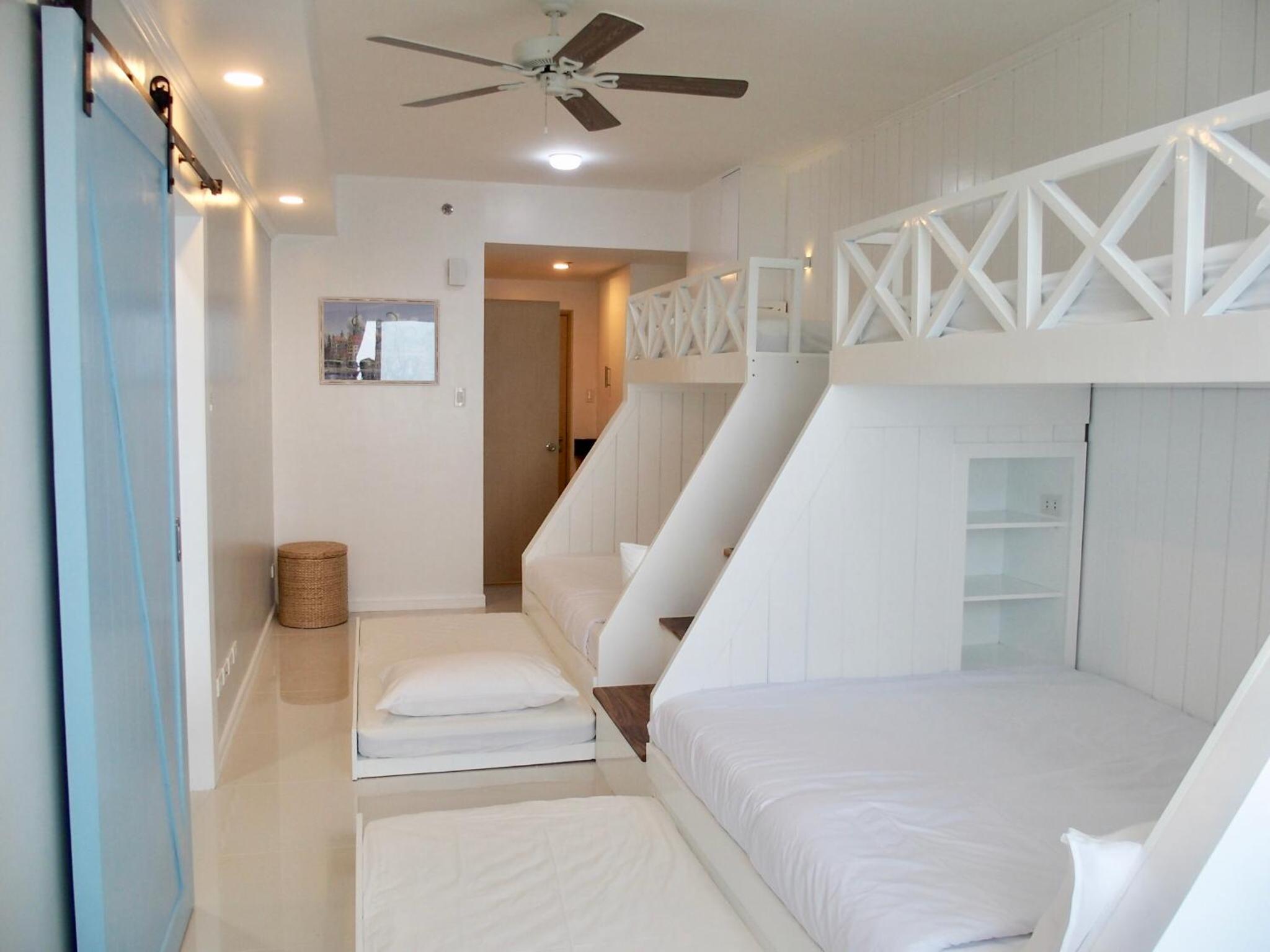 Apartment with Lake View - Photo 27