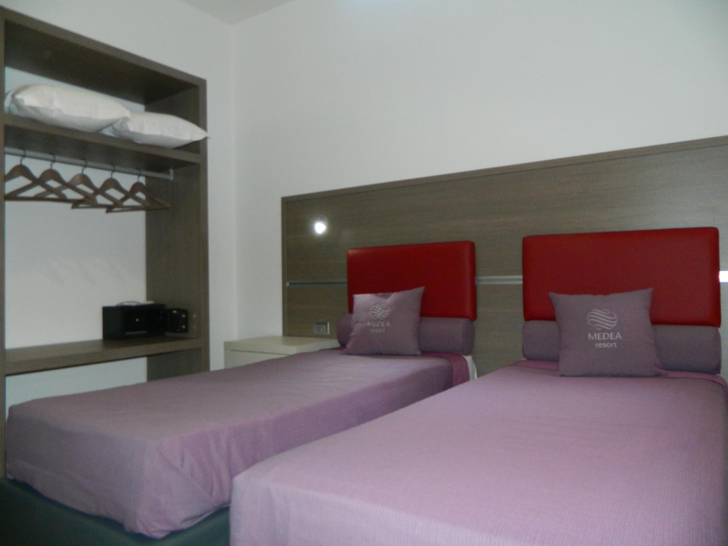 Triple Room with Balcony - Photo 2