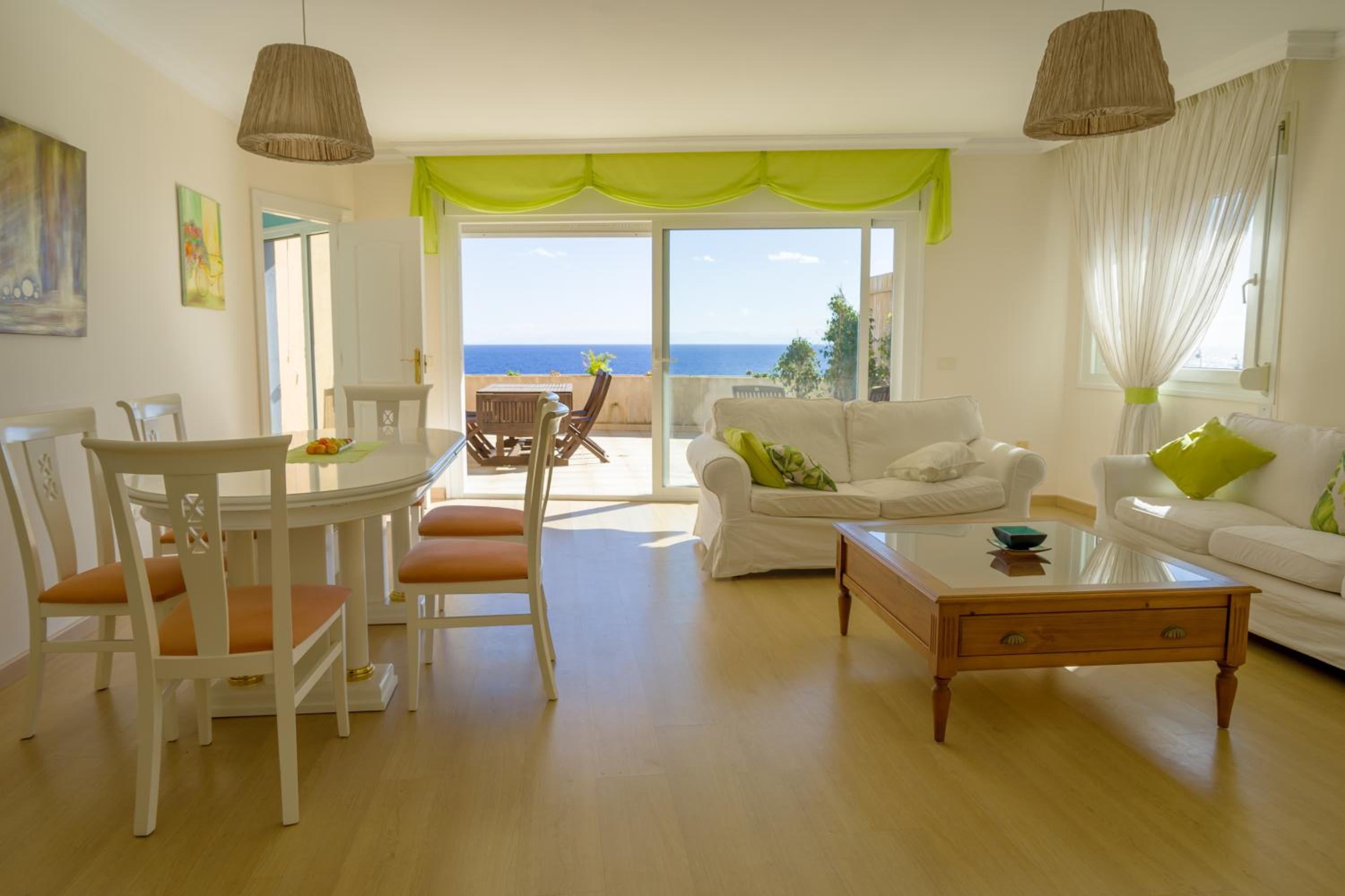 Apartamento con Terraza