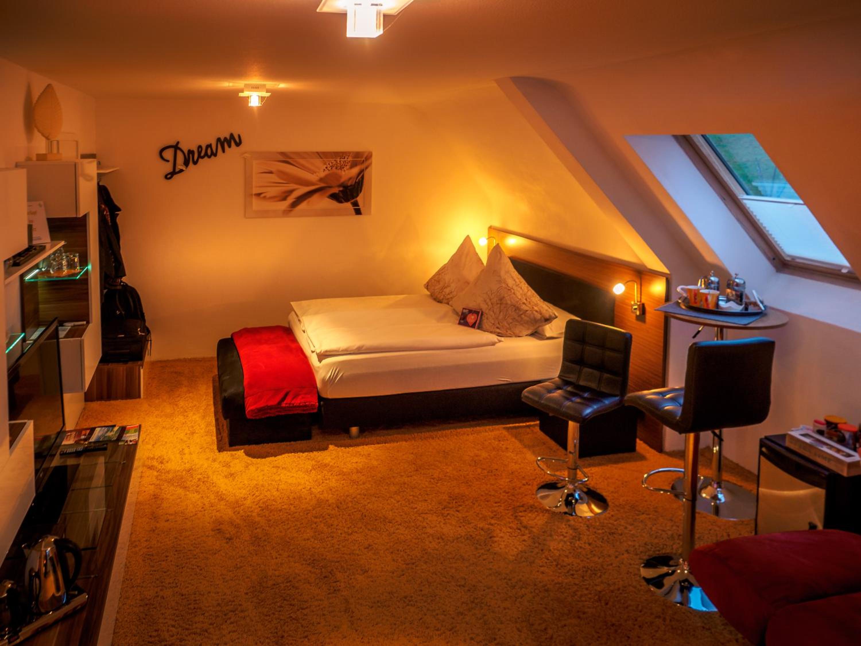 Deluxe Double Room with Bath photo 3