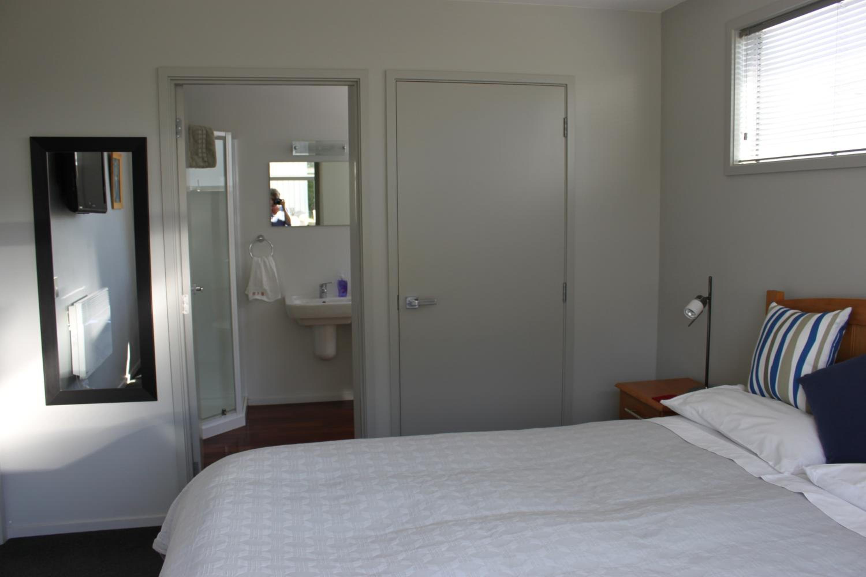 Queen Room photo 1