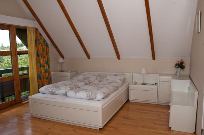 Family Room (2 Adults + 2 Children) - Photo 1