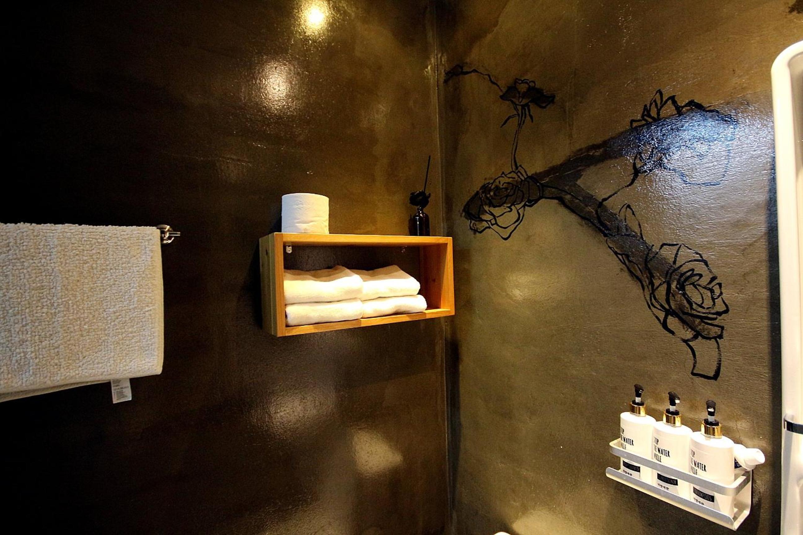 Twin Room - Photo 6