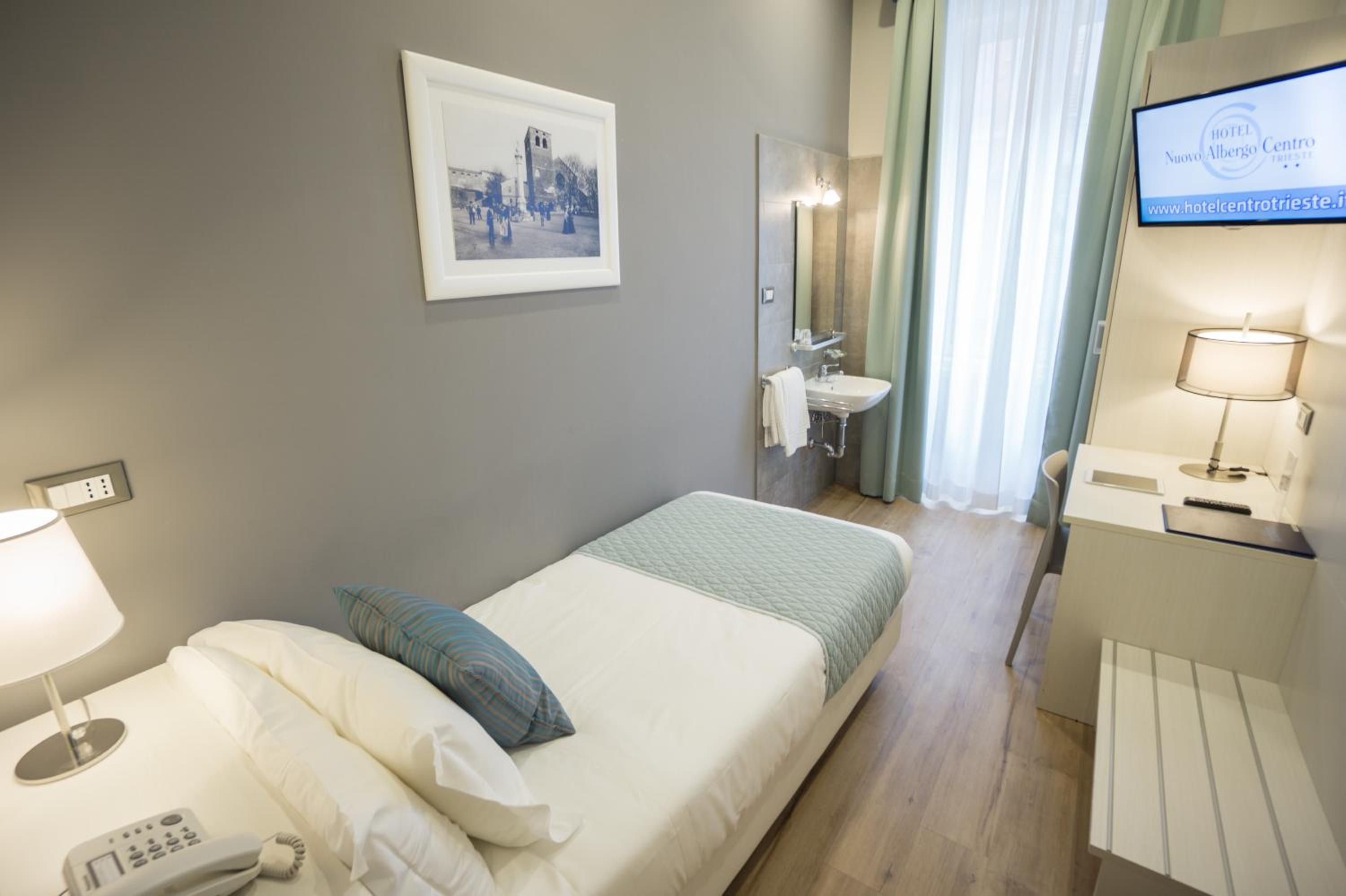 Single Room with Private External Bathroom photo 2