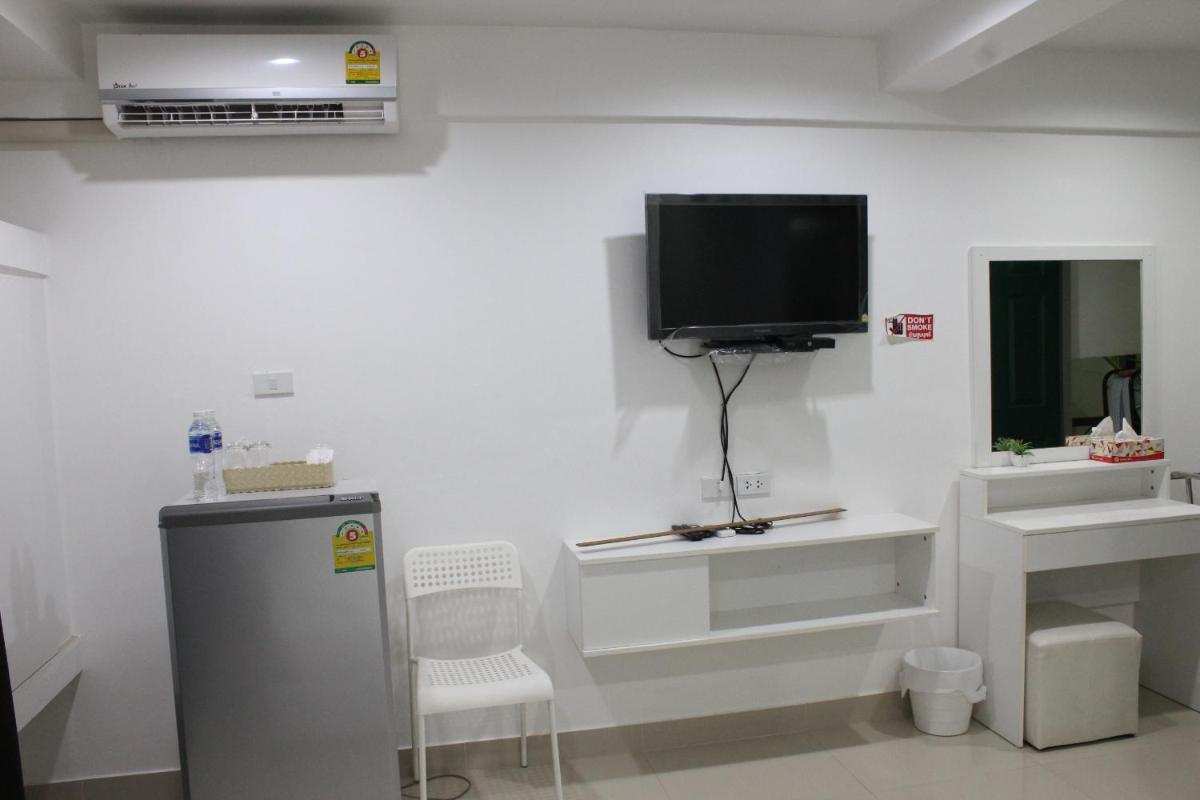 Deluxe Double Room with Balcony photo 2