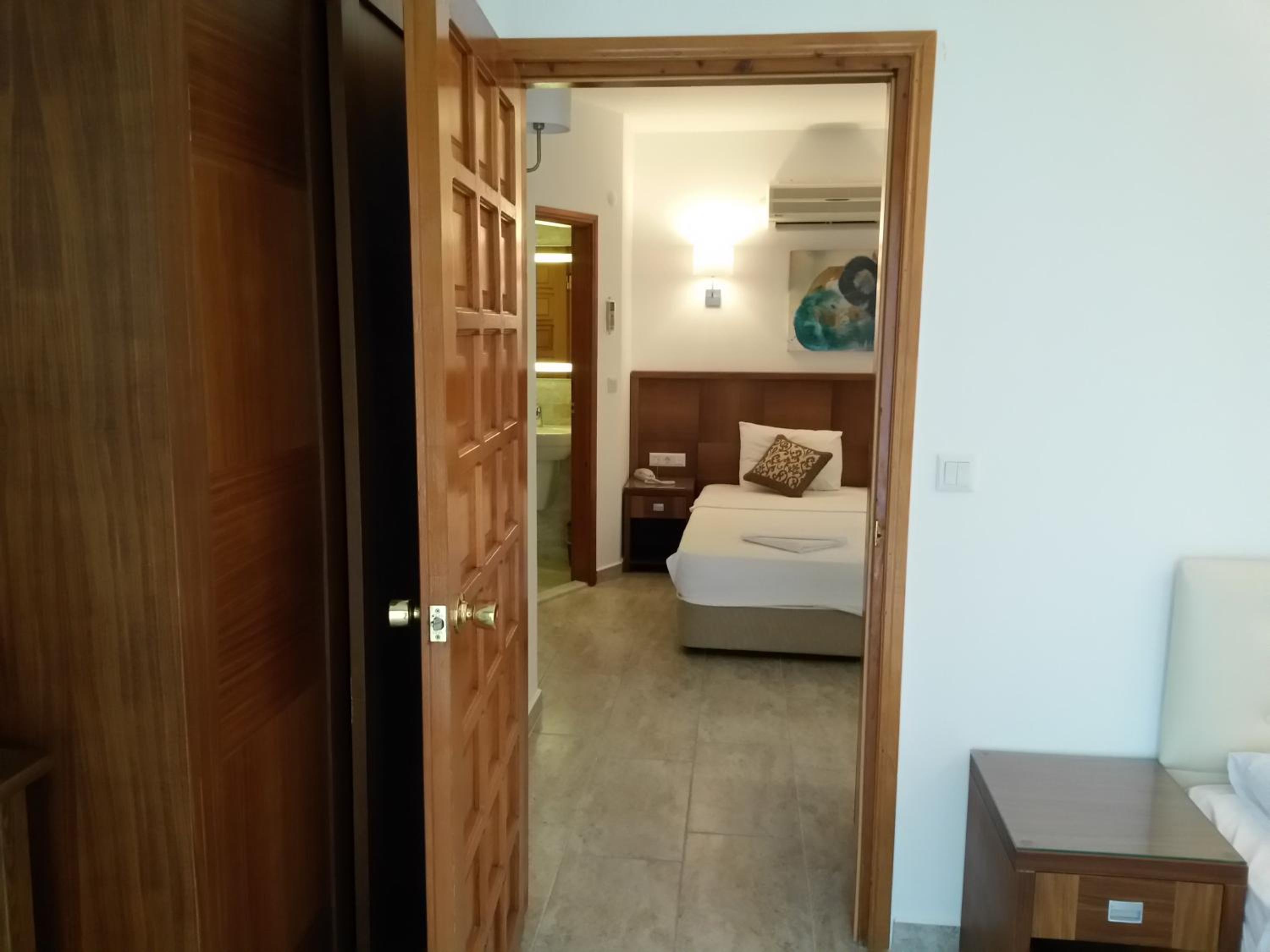 Family Suite with Side Sea View