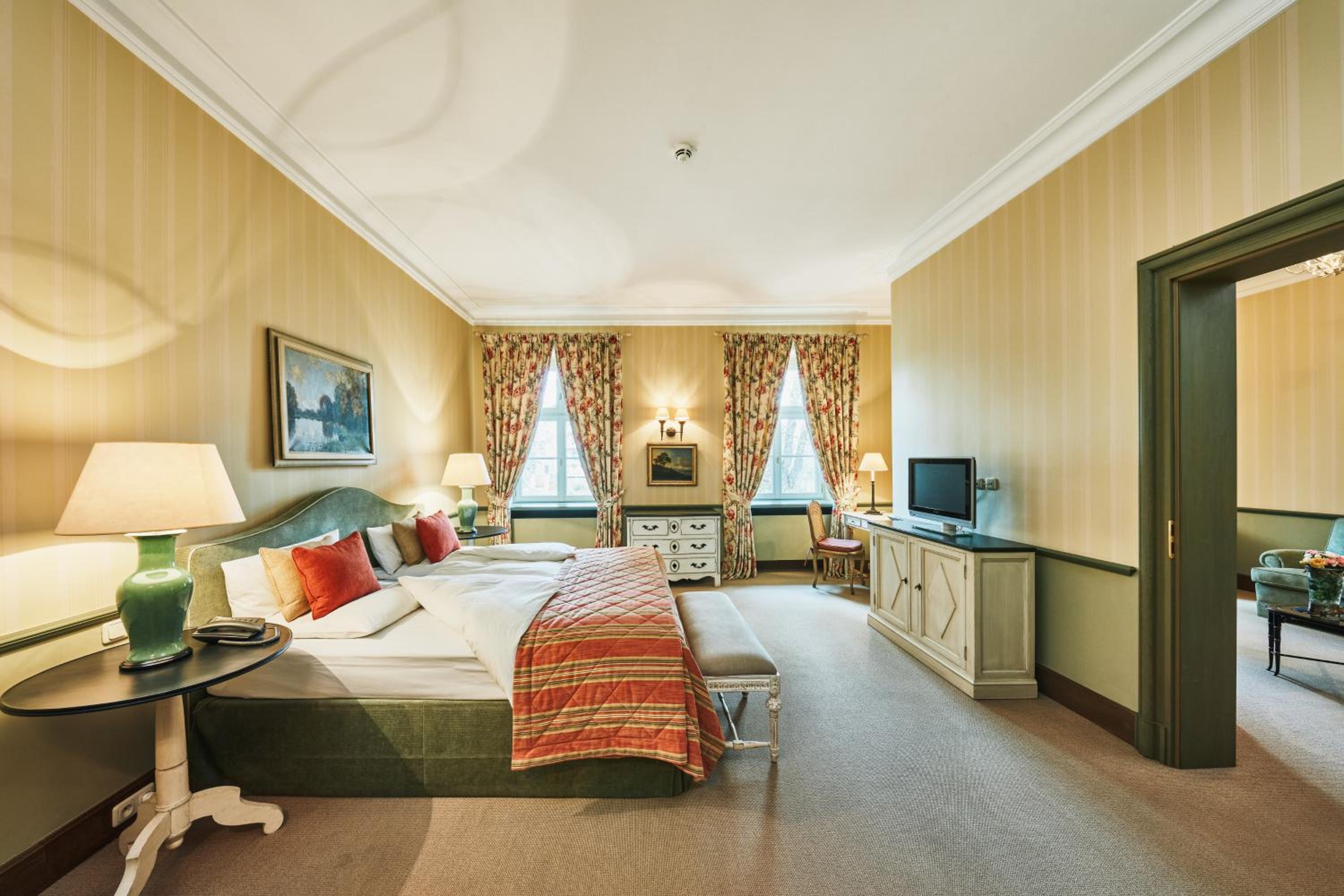 Junior Suite - Photo 1