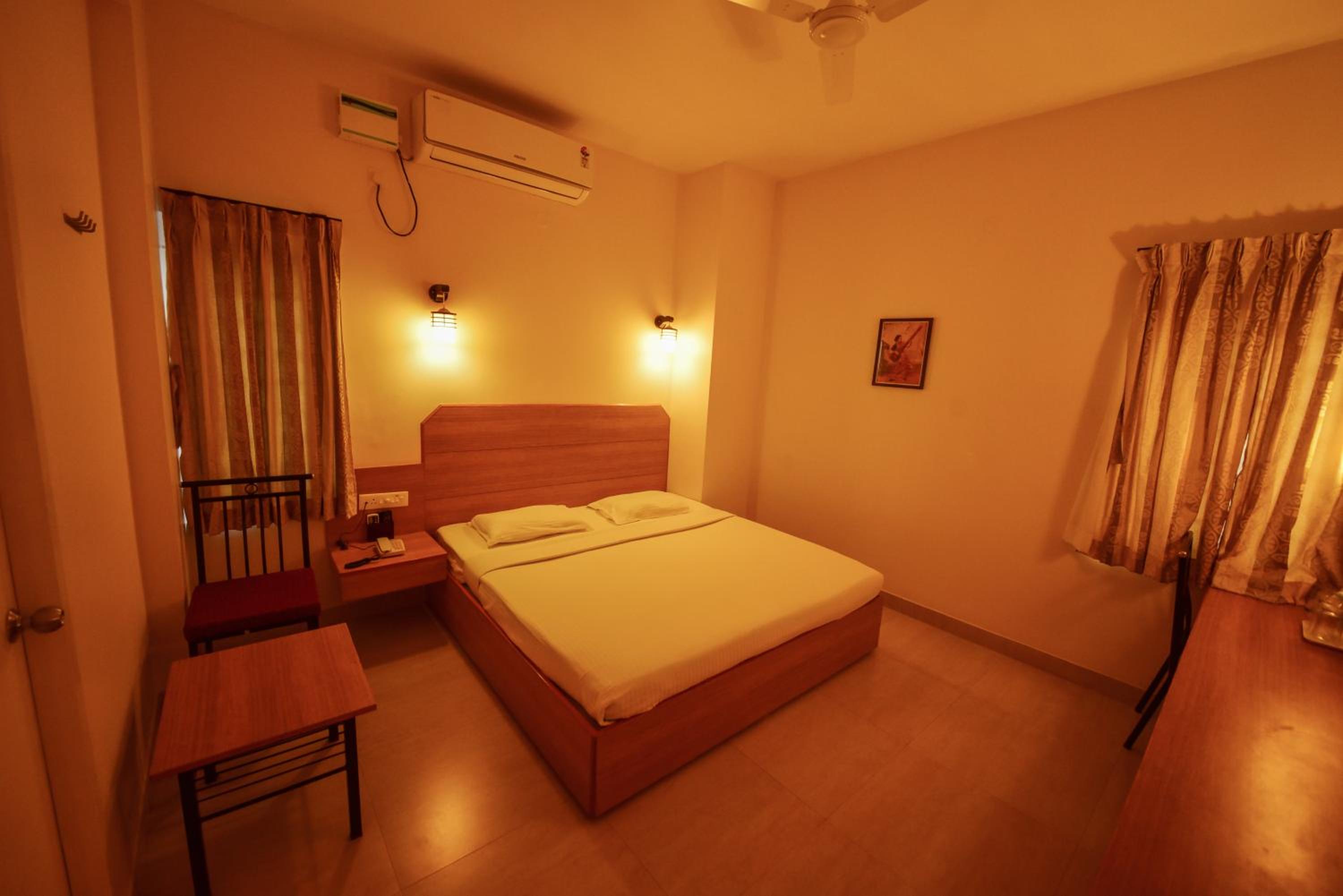 Deluxe Double or Twin Room photo 3