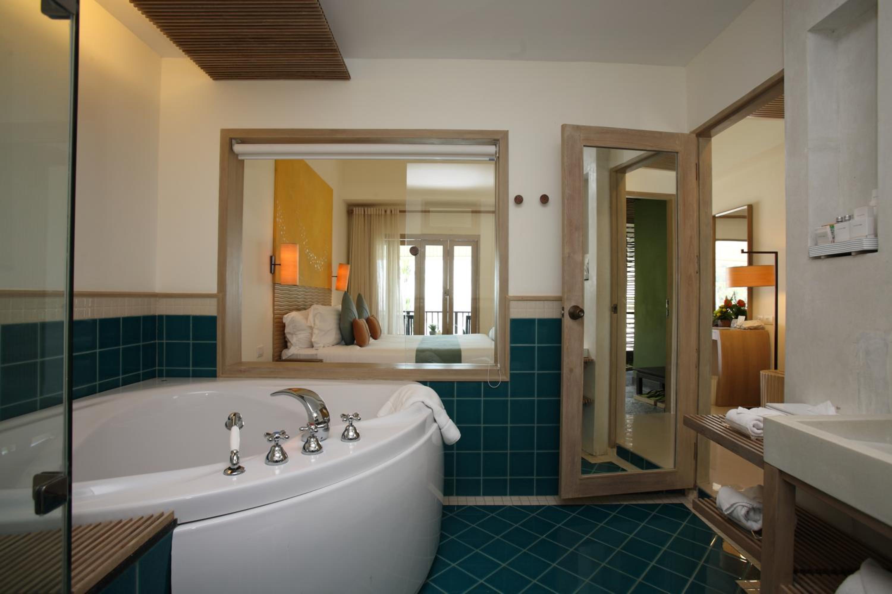 Deluxe Double Room with Ocean View - Photo 6