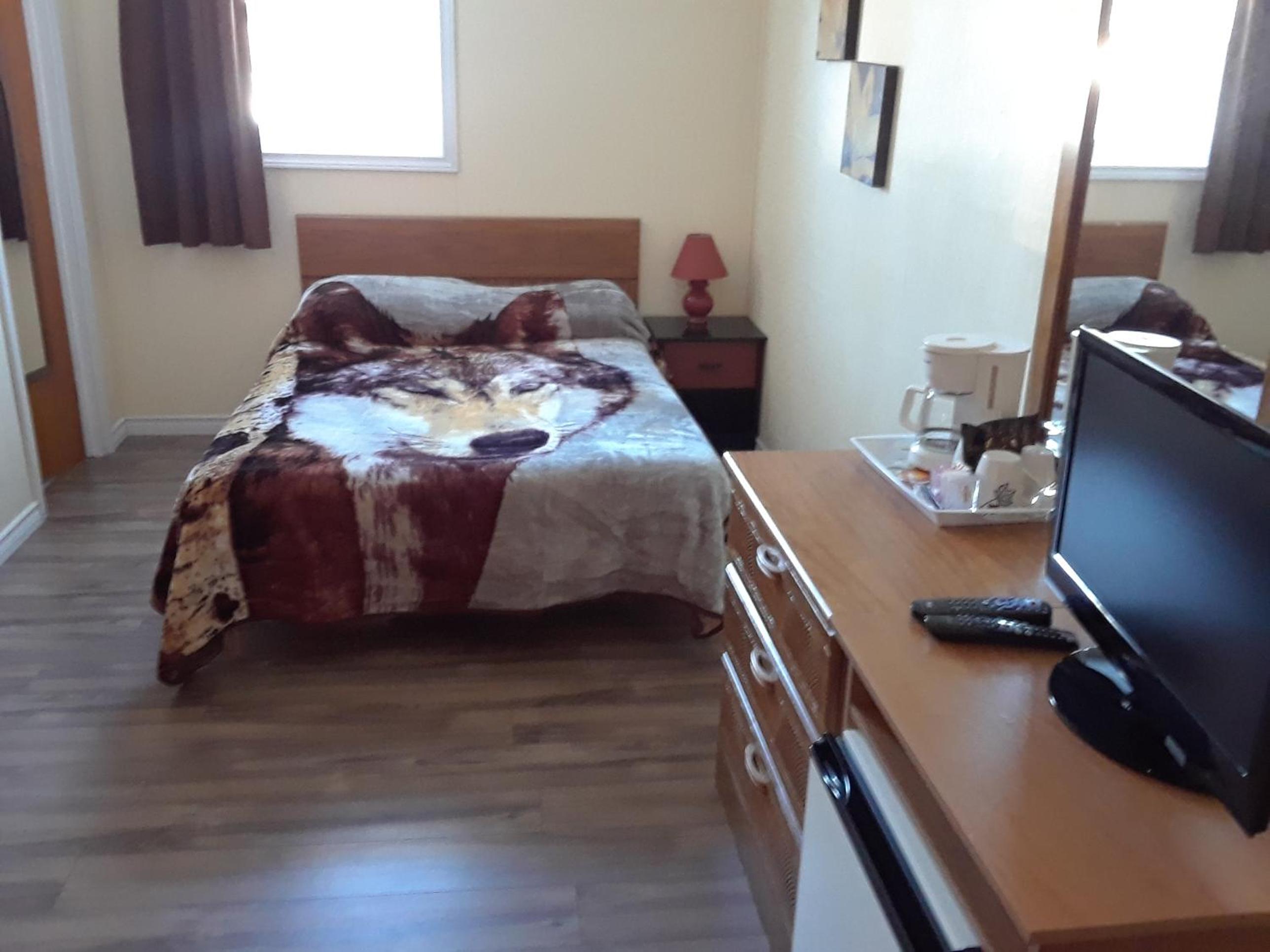 Double Room with Two Double Beds - Photo 11