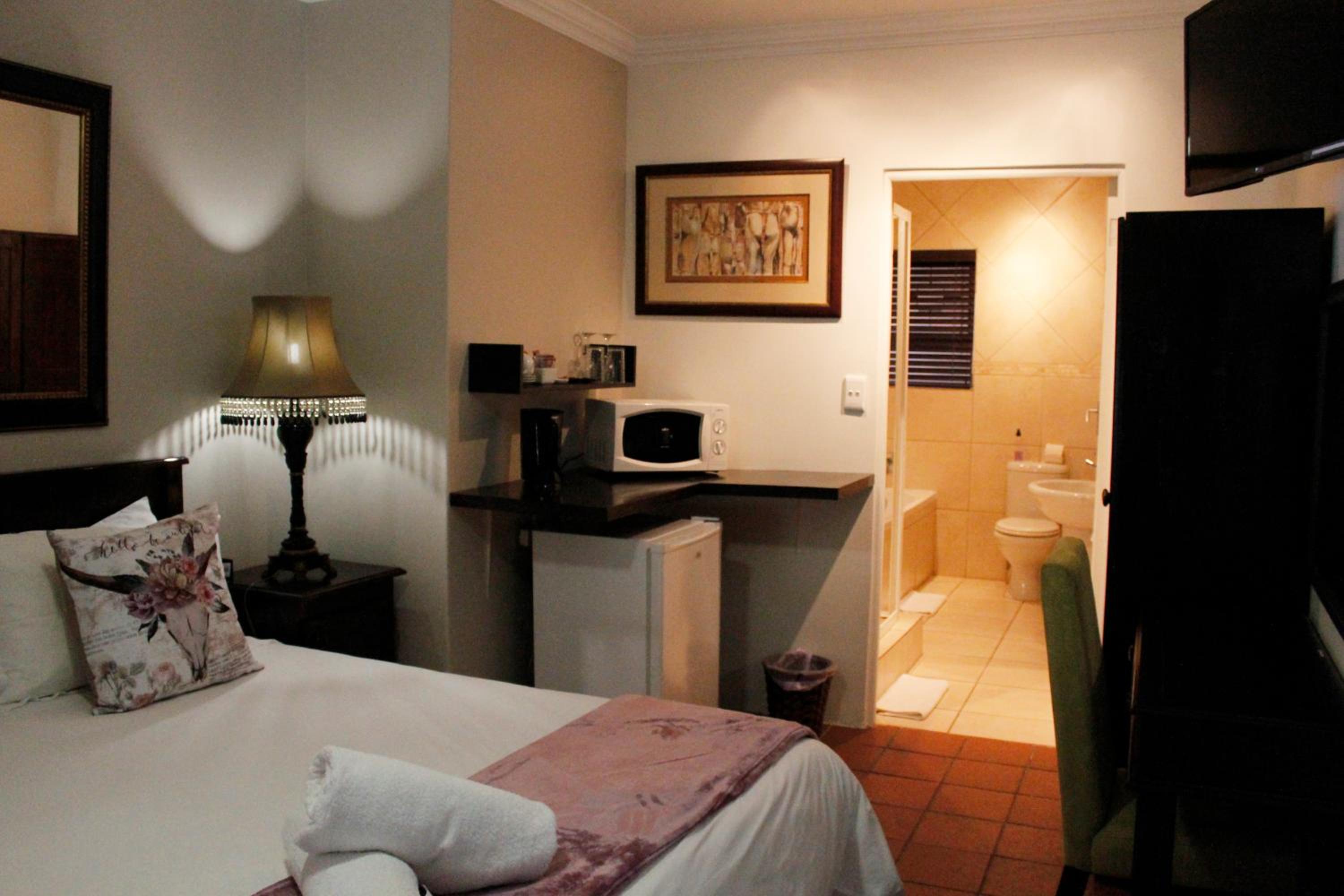 Double or Twin Room with Bathroom photo 2