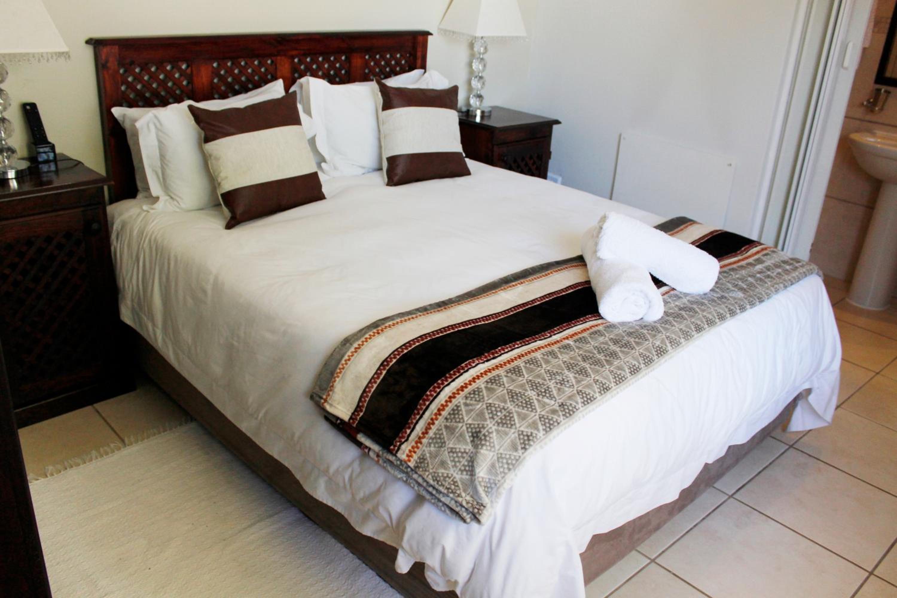 Budget Double Room photo 3