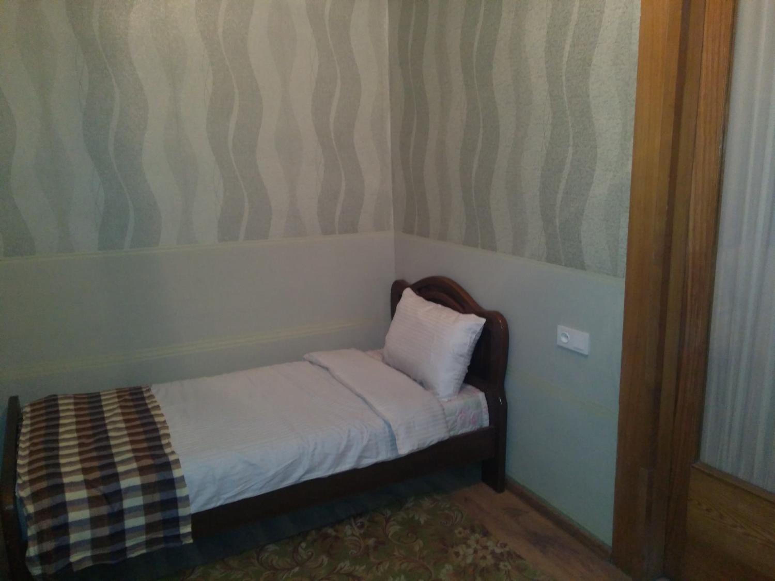 Family Room - Photo 15