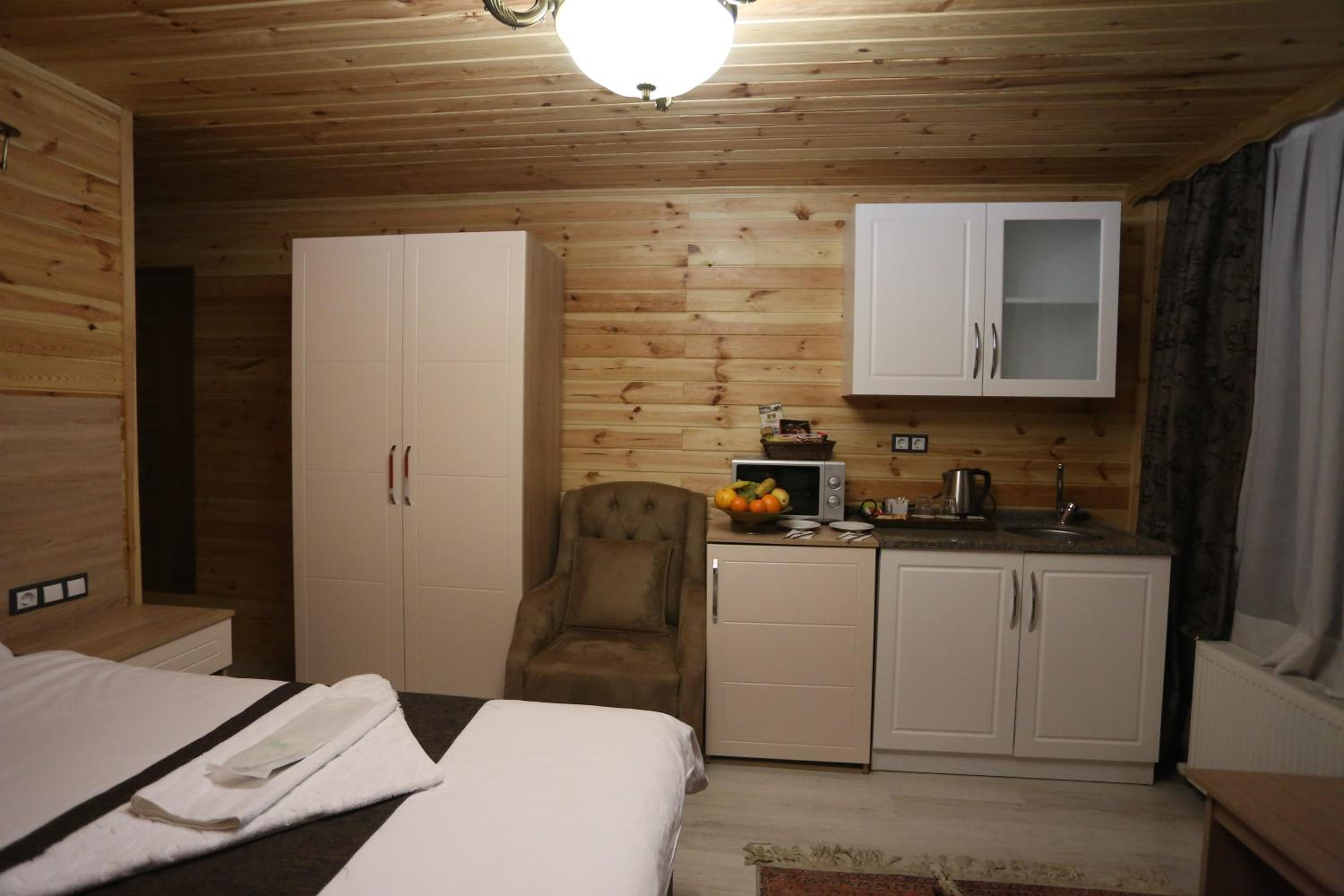 Two-Bedroom Bungalow with Lake View - Photo 22