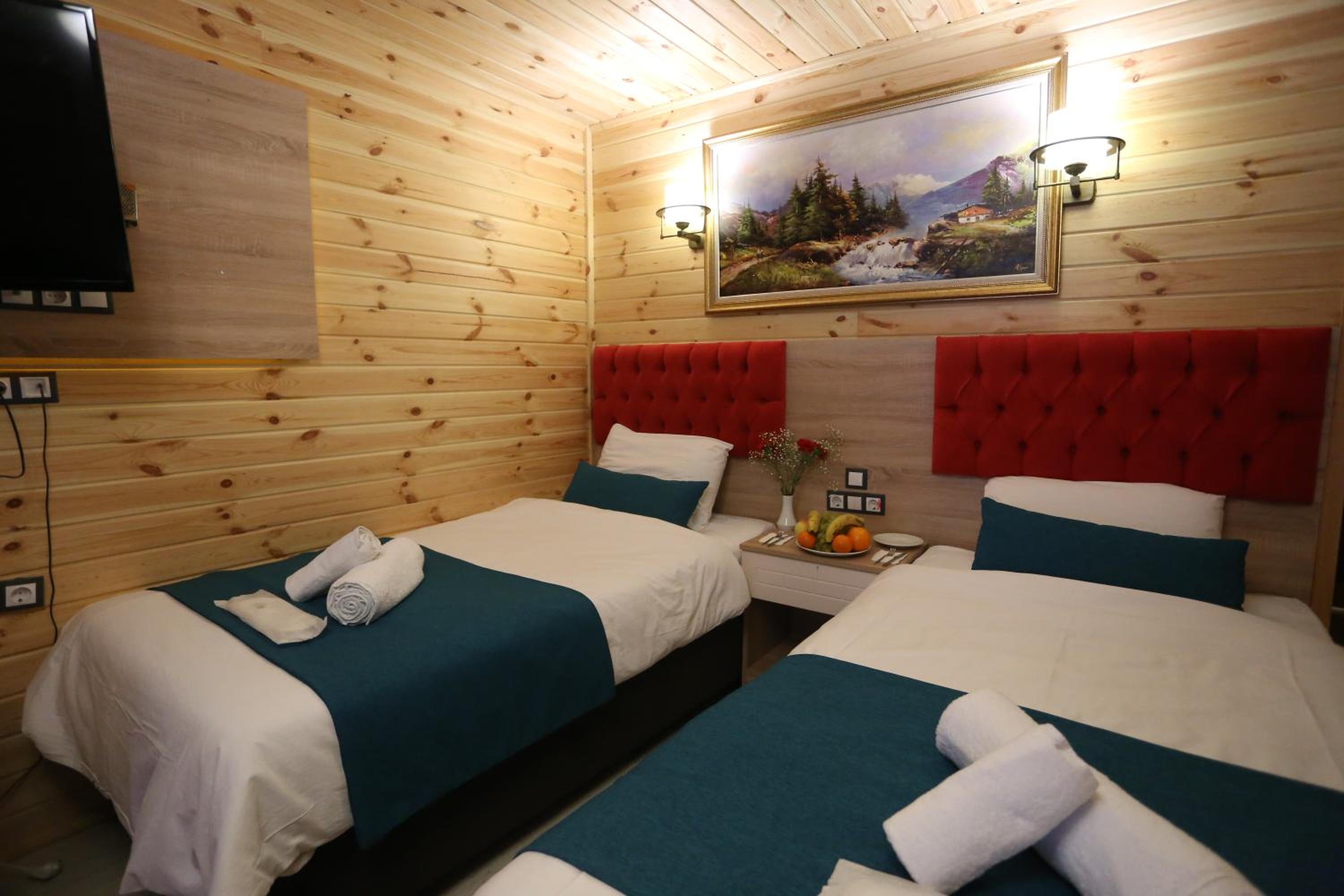 Two-Bedroom Bungalow with Lake View - Photo 8