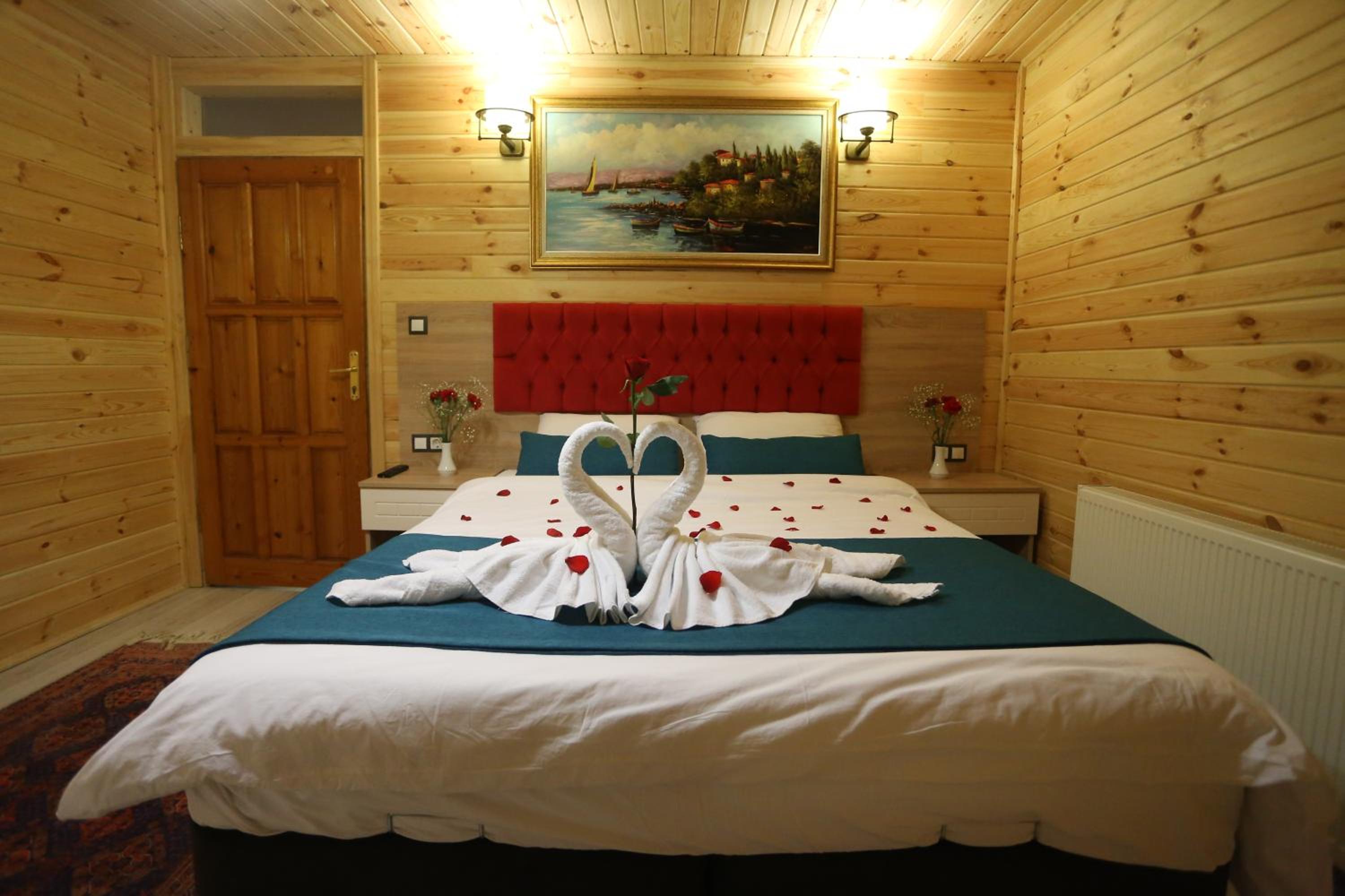 Two-Bedroom Bungalow with Lake View - Photo 10