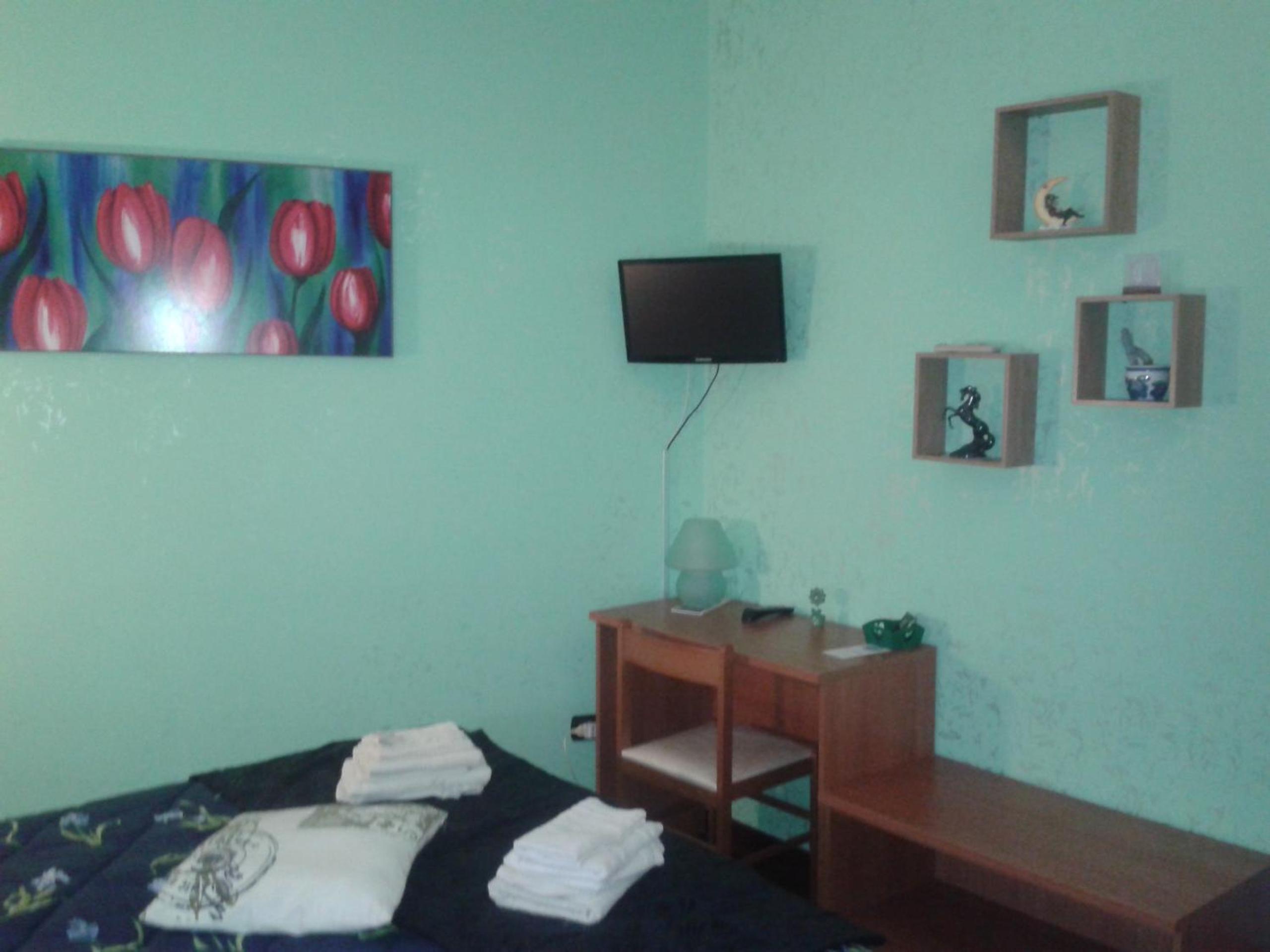 Deluxe Room (2 Adults + 1 Child)