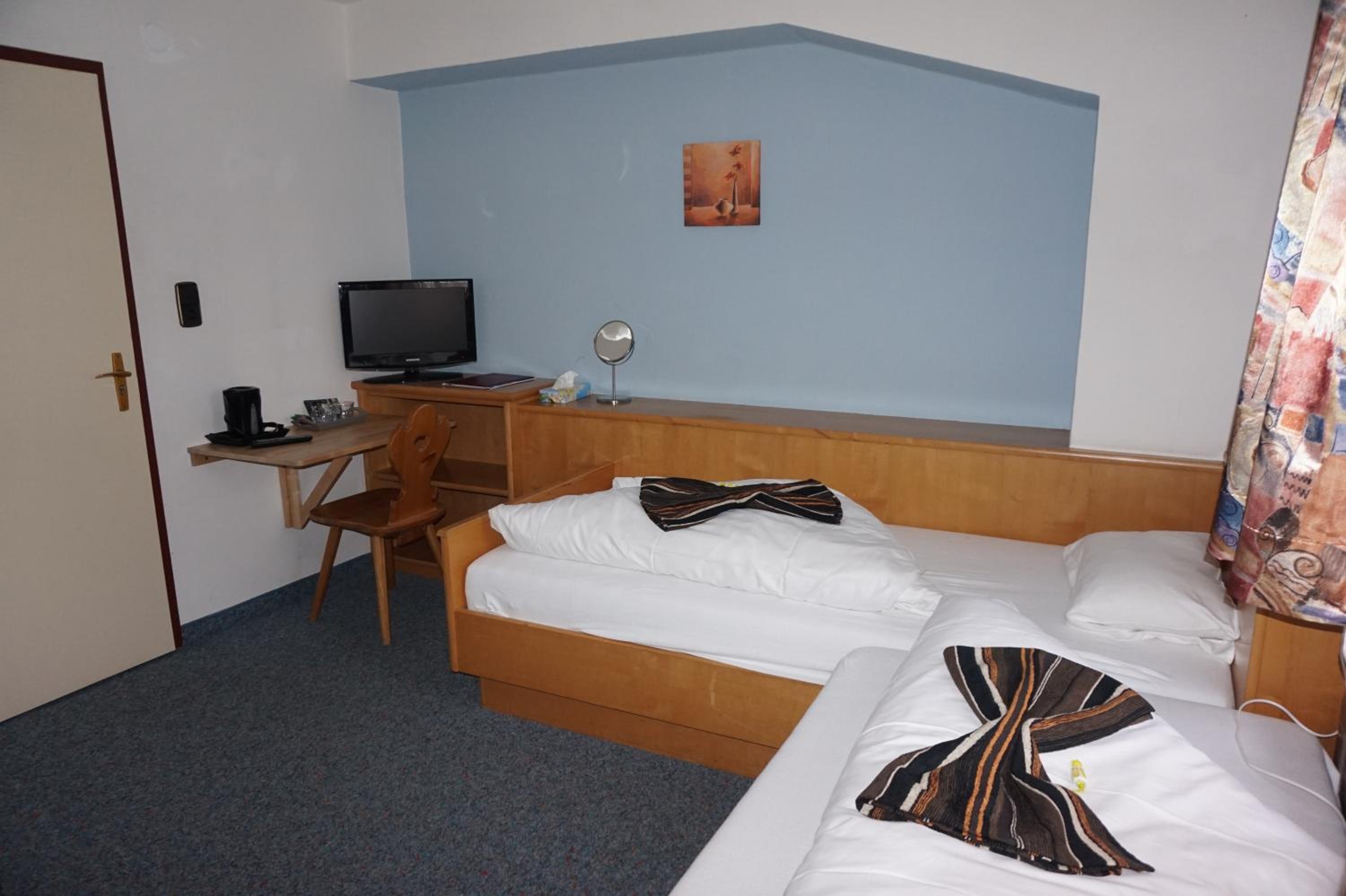 Small Twin Room photo 3