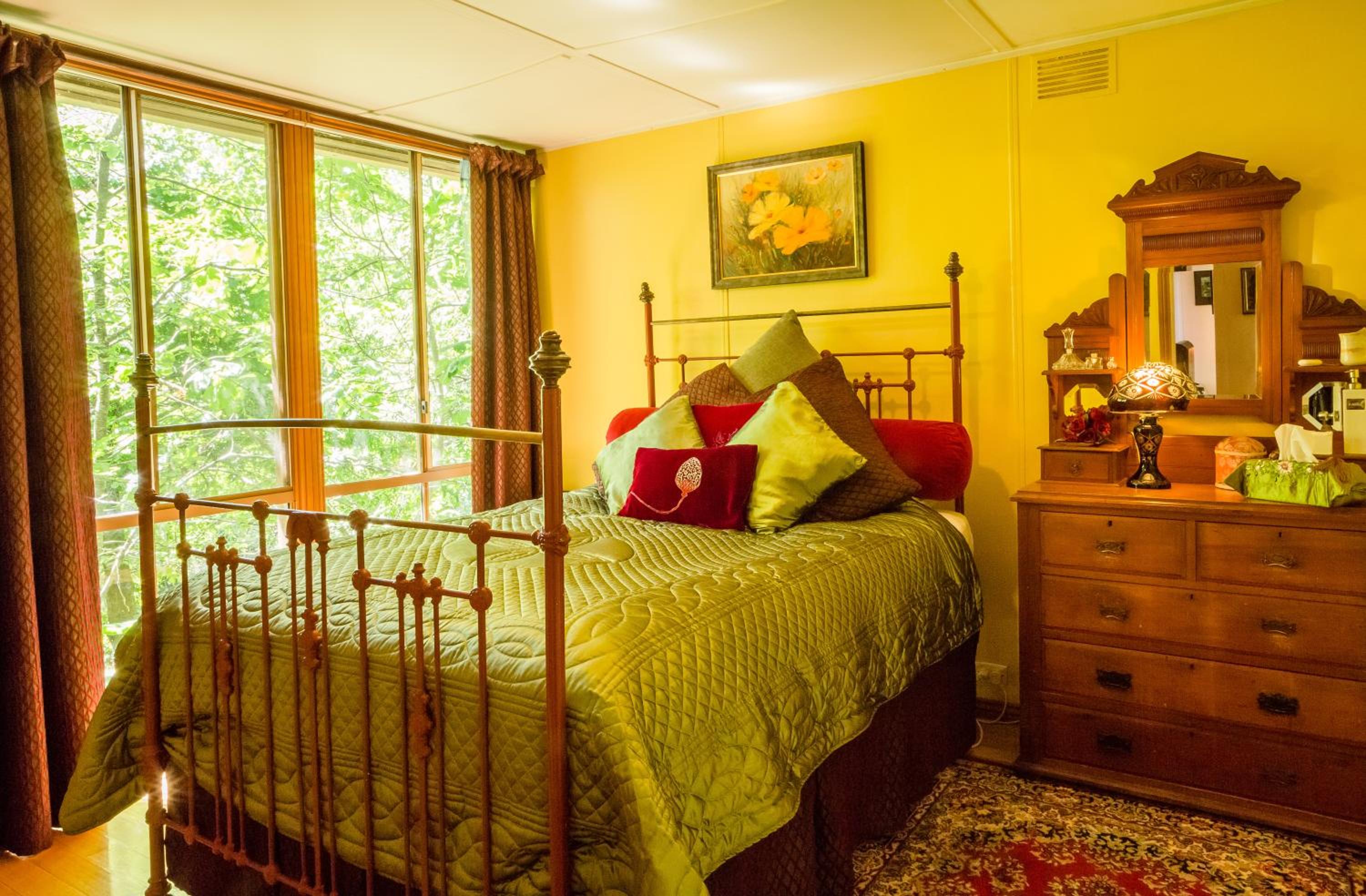 One Bedroom Cottage - Forest photo 2