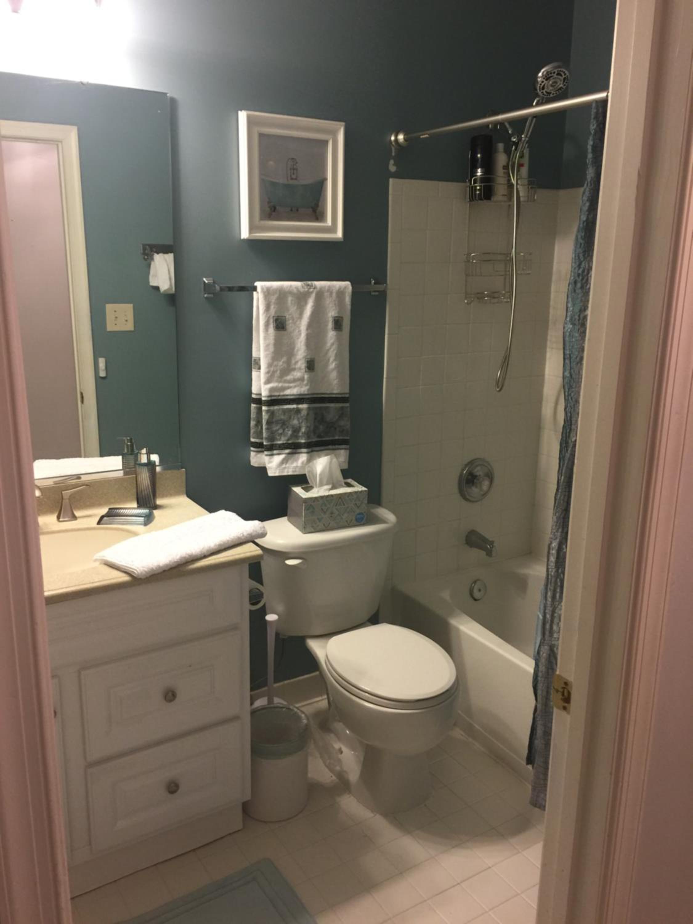 Budget Double Room - Photo 17