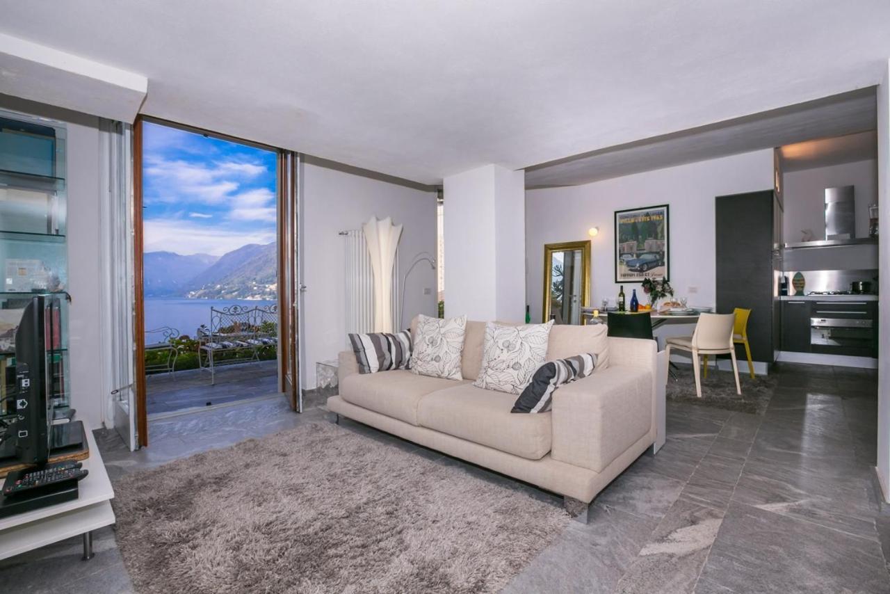 Apartment with Lake View