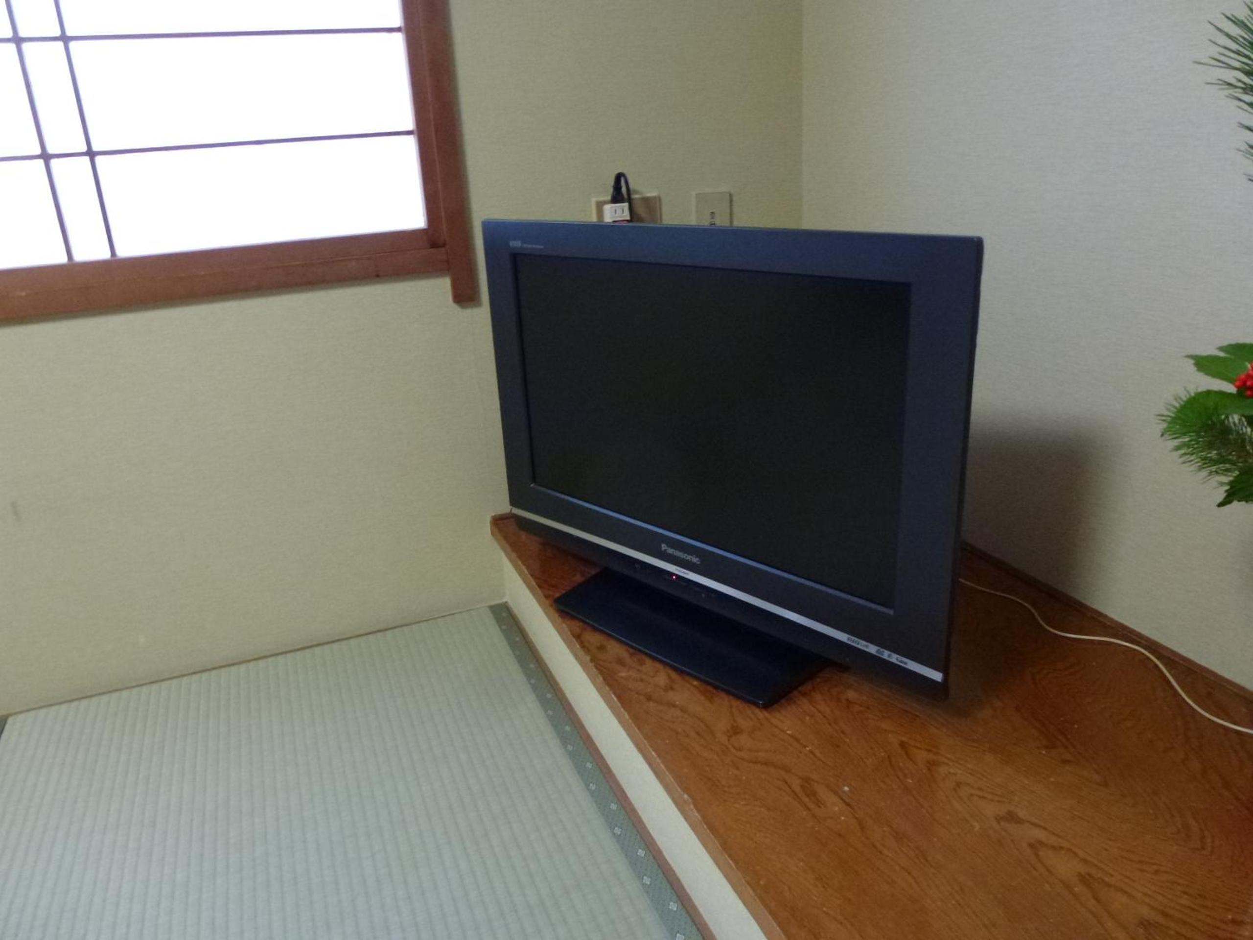 Japanese-Style Family Room photo 2