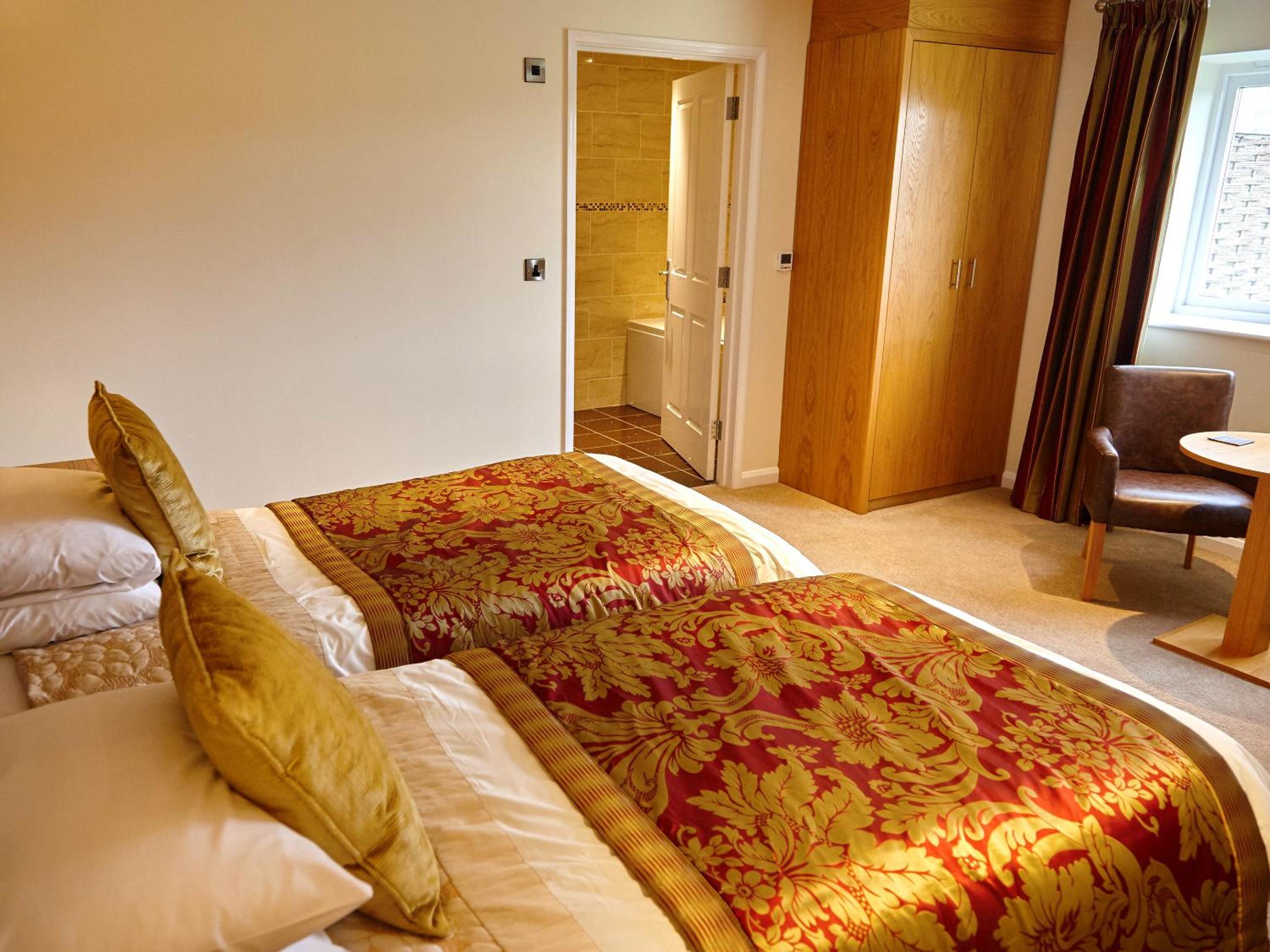Deluxe Twin Room - Photo 3