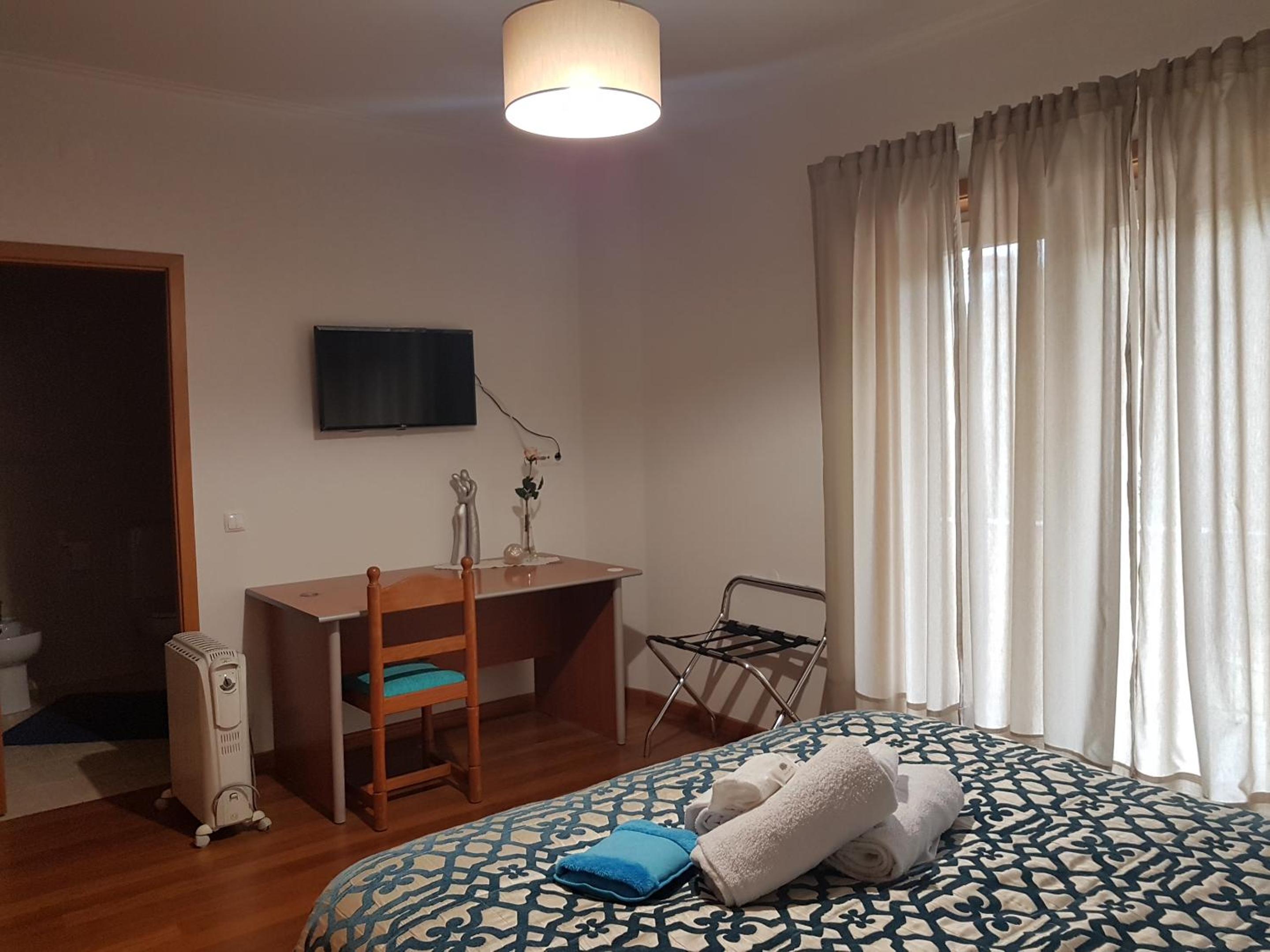 Three-Bedroom House - Photo 9