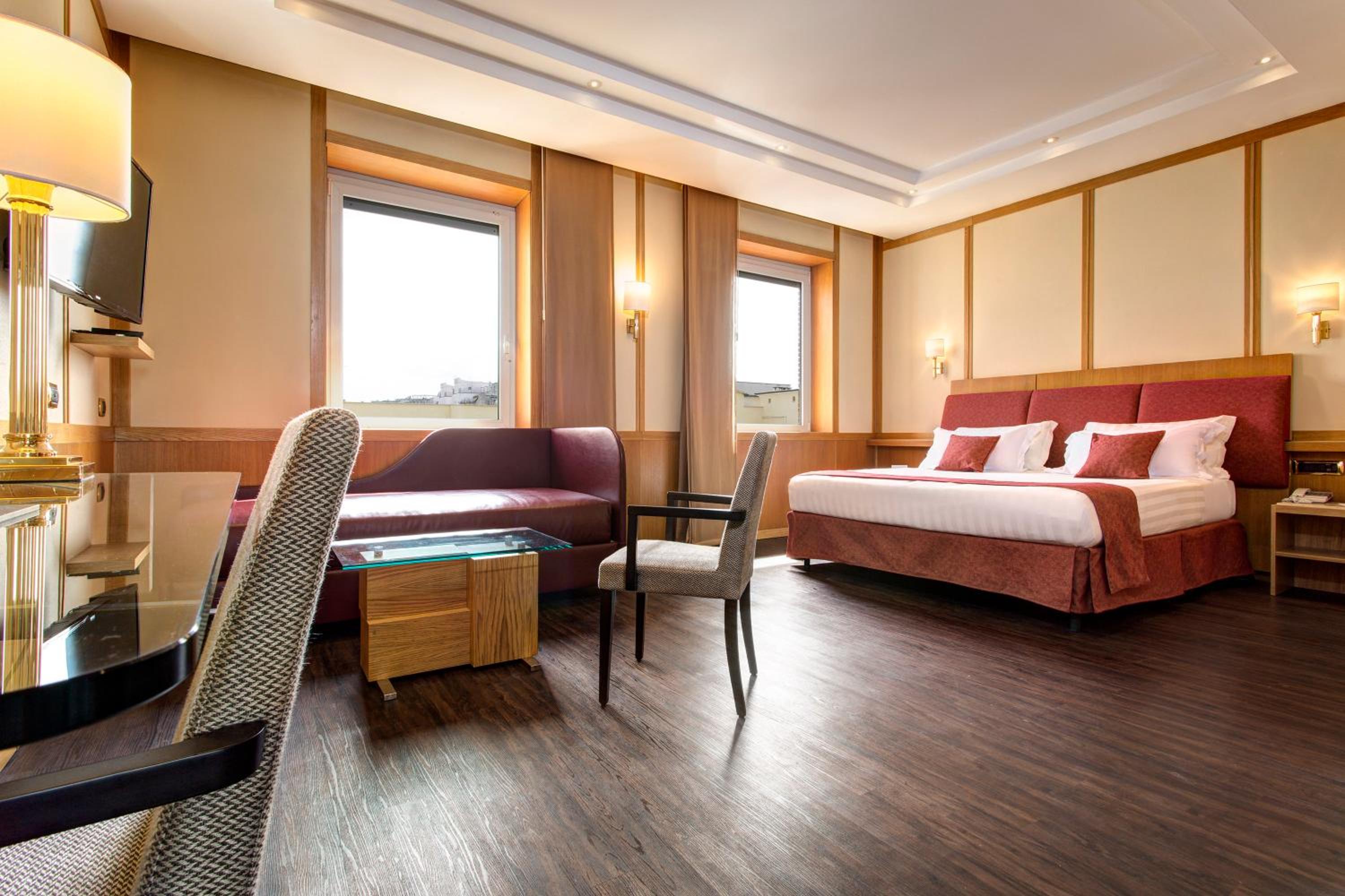 Superior King Room