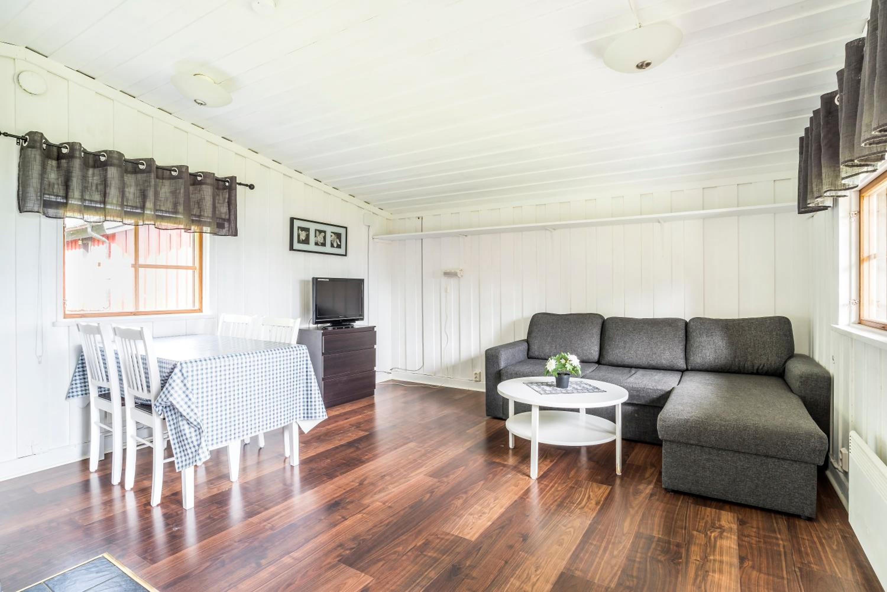 Cottage photo 1