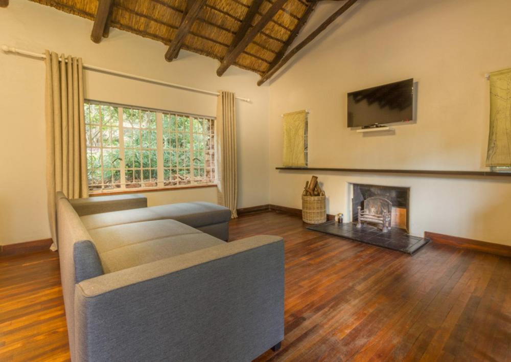 Family Room photo 3