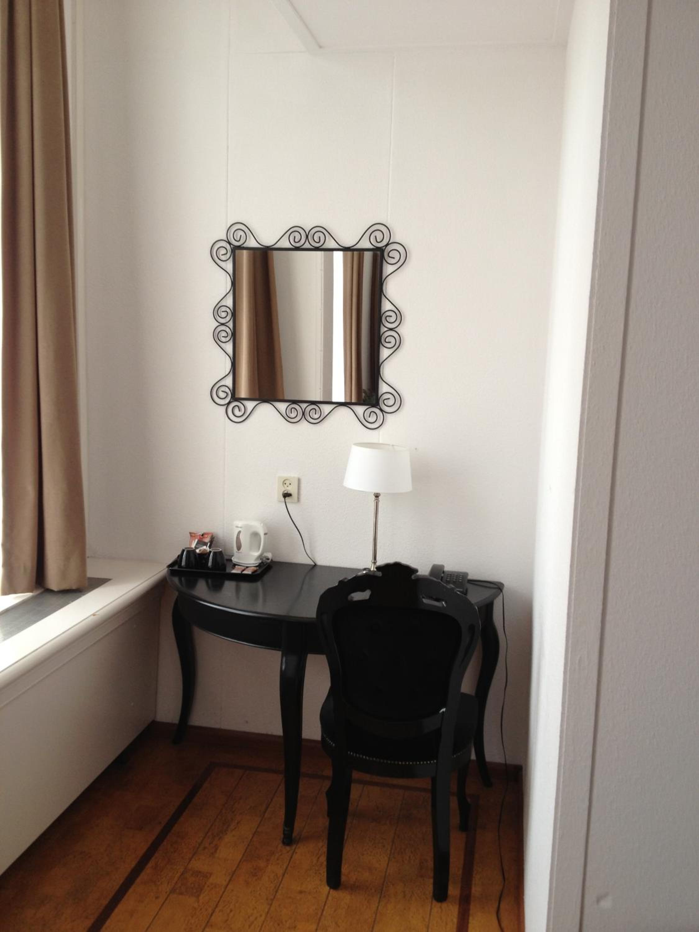 Deluxe Twin Room photo 2