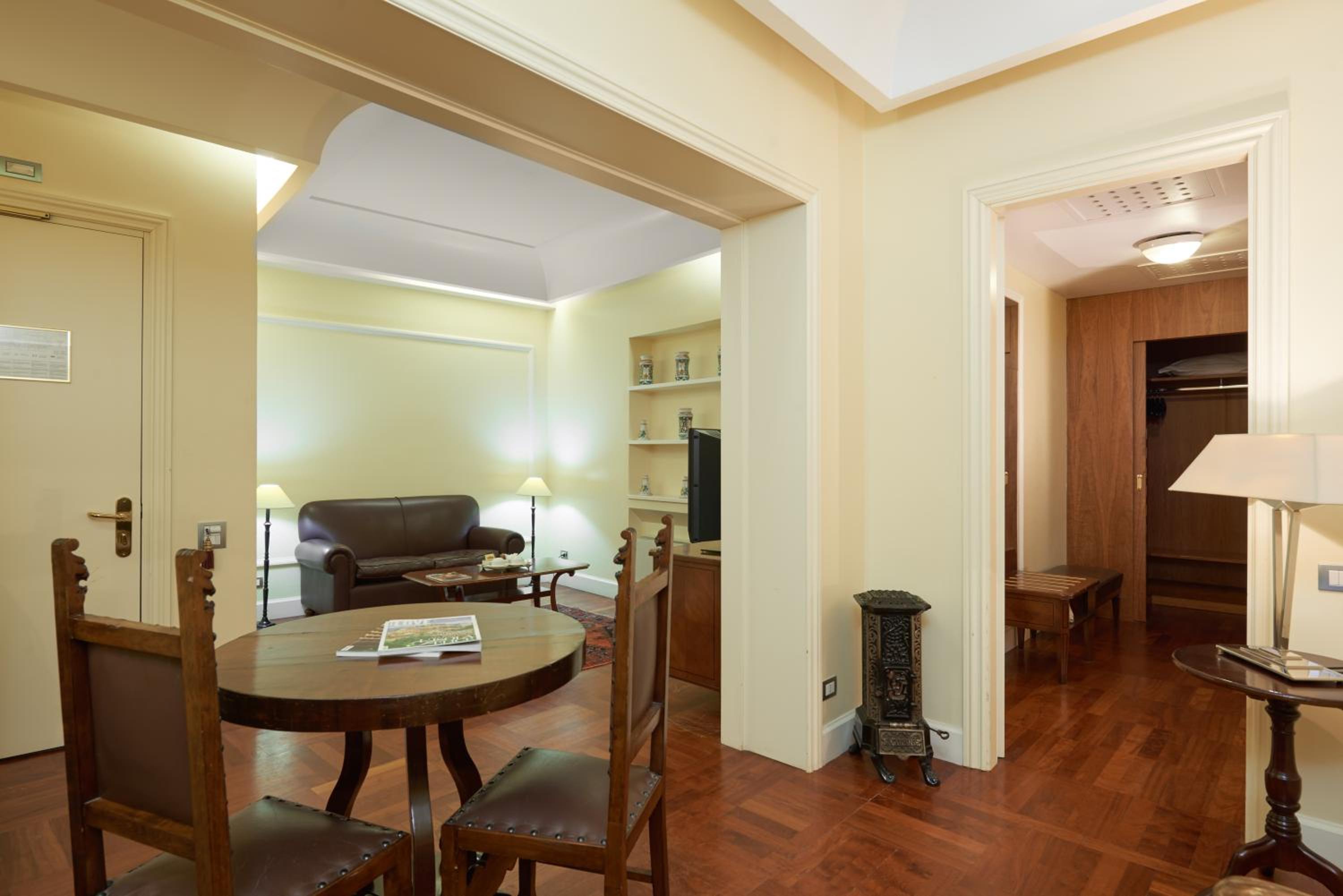 Diplomatic Suite