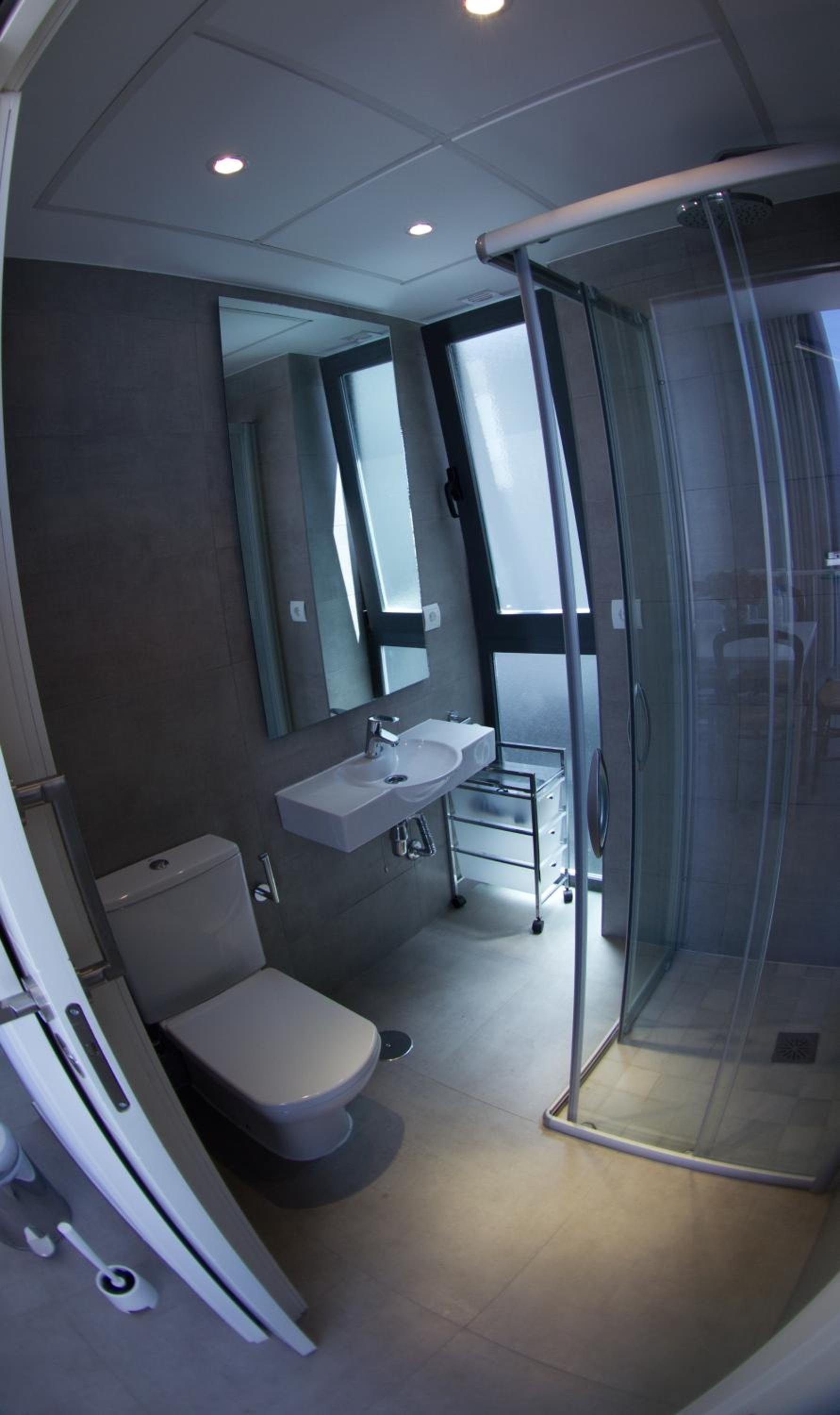 Two-Bedroom Apartment (4-5 Adults) - Photo 36