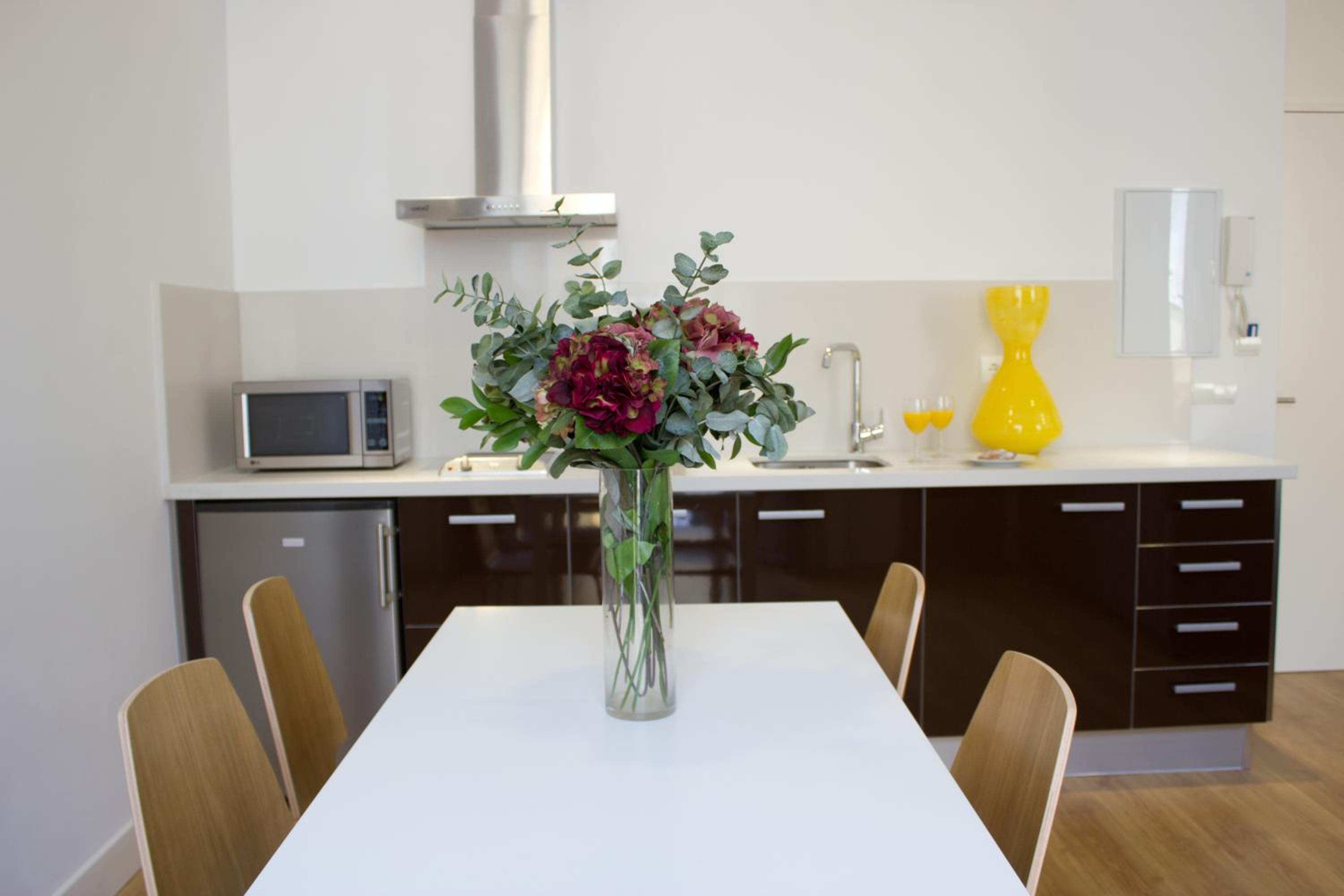 One-Bedroom Apartment (2 - 4 Adults) - Photo 2